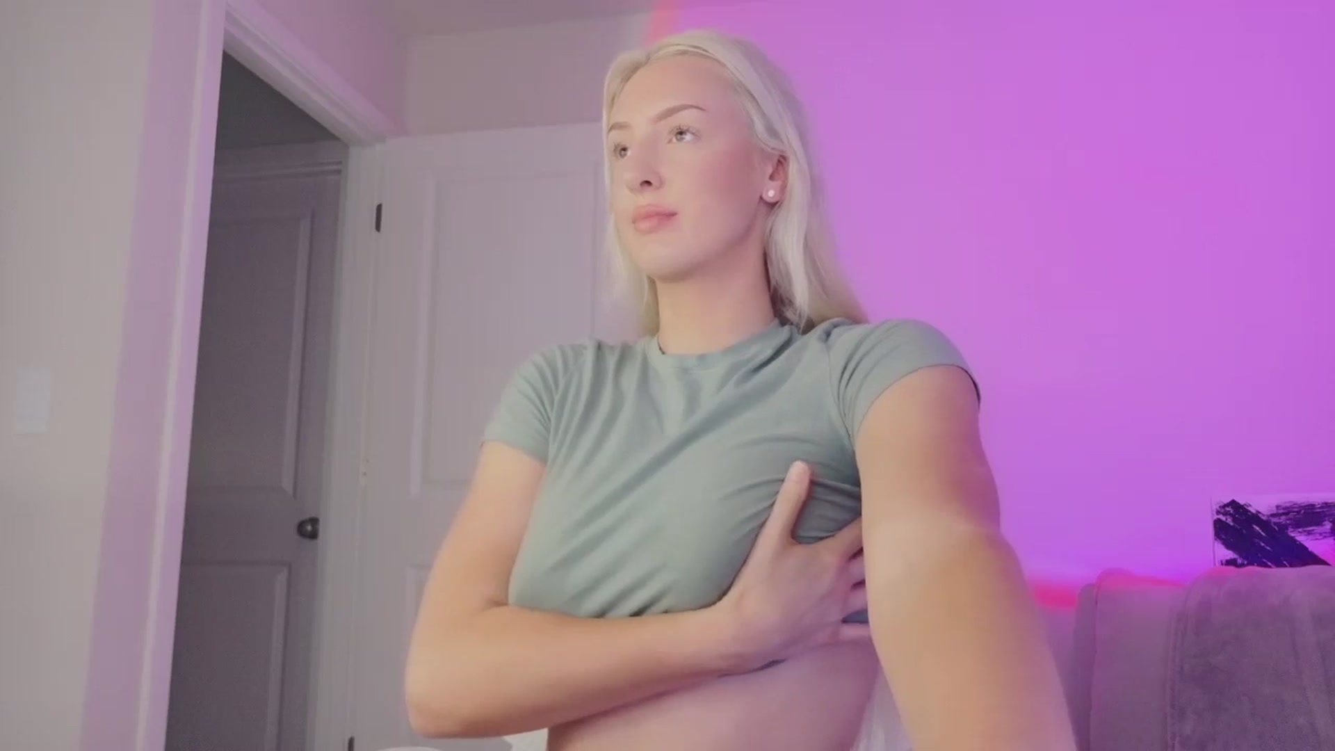 Gallery image thumbnail from sophiestaar's myfreecams stream on, 08/23/2025, 09:09 image 15 of 20