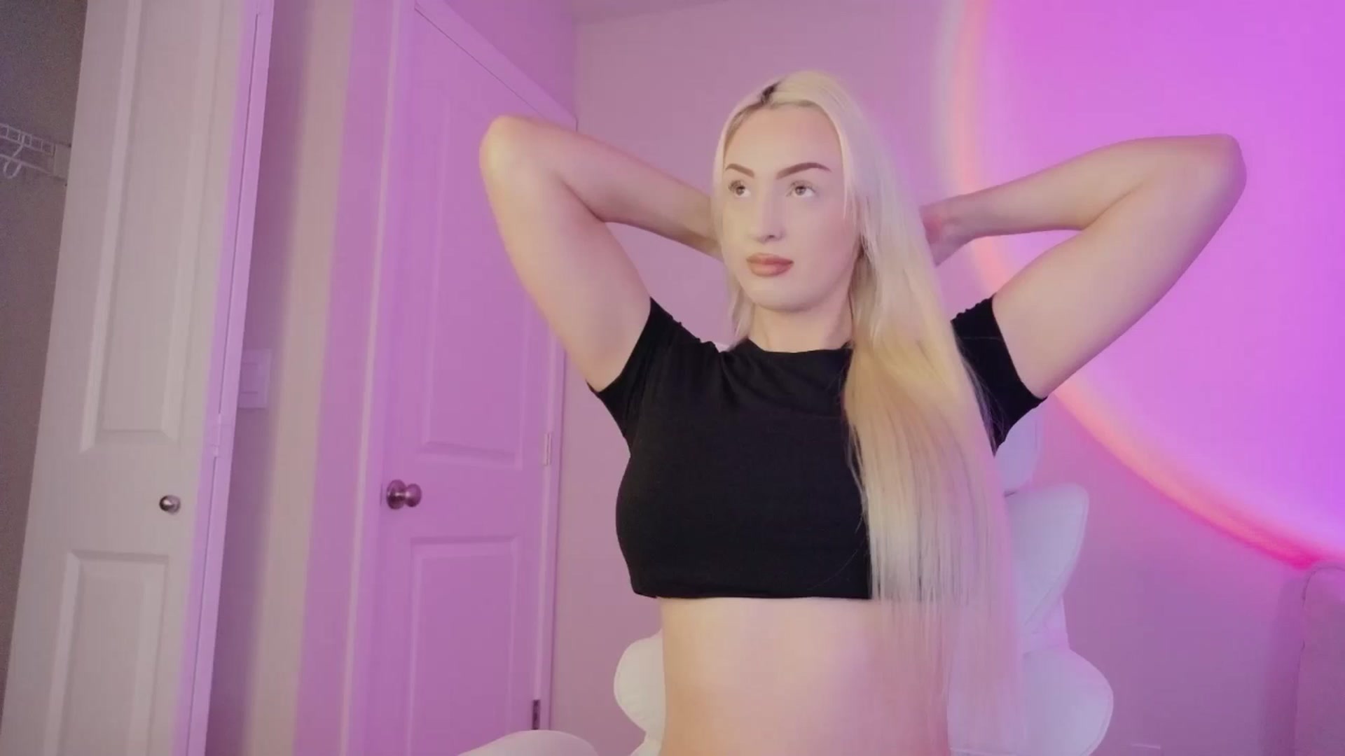 Gallery image thumbnail from sophiestaar's myfreecams stream on, 09/08/2025, 07:17 image 1 of 20