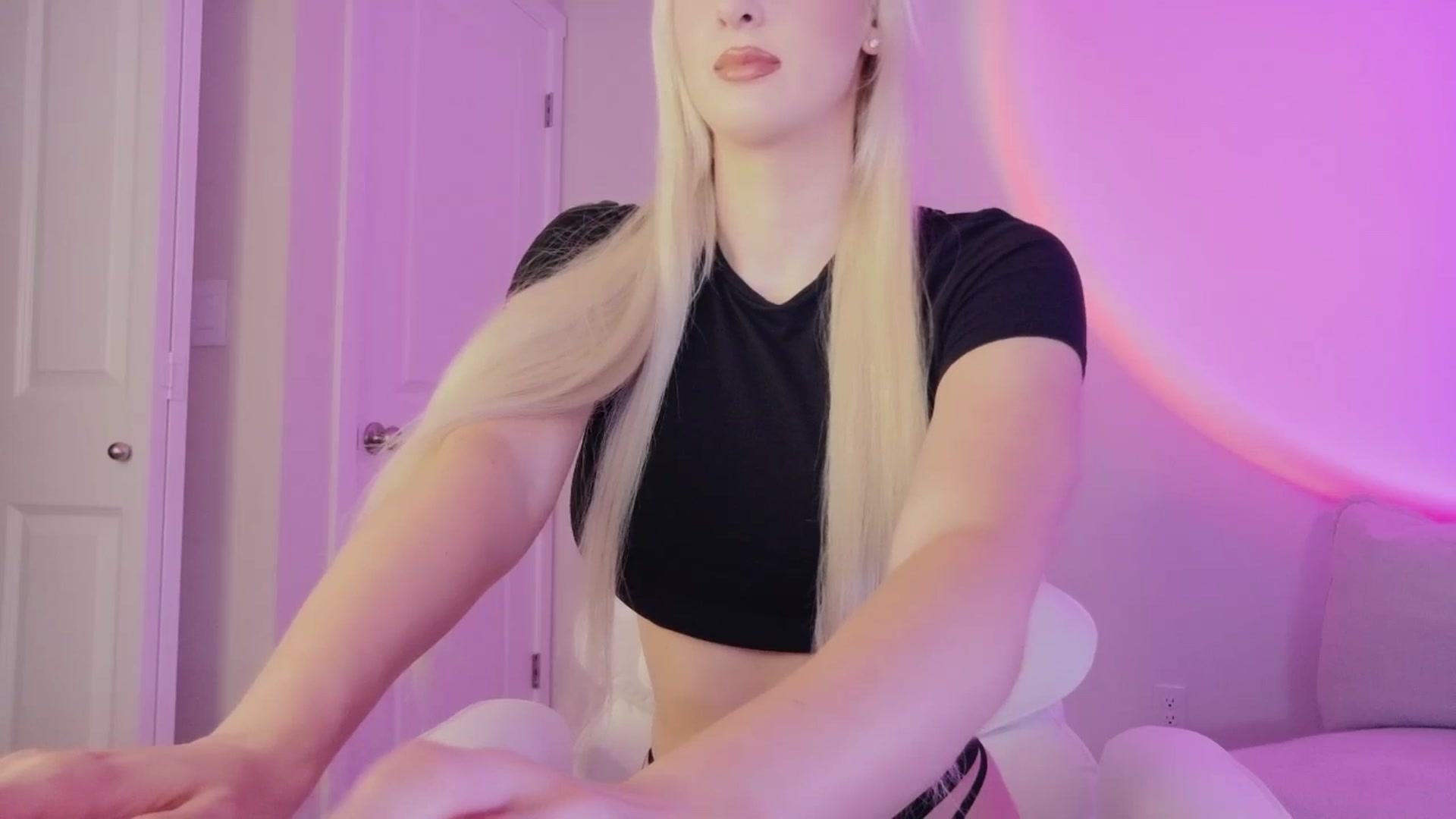 Gallery image thumbnail from sophiestaar's myfreecams stream on, 09/08/2025, 07:17 image 5 of 20