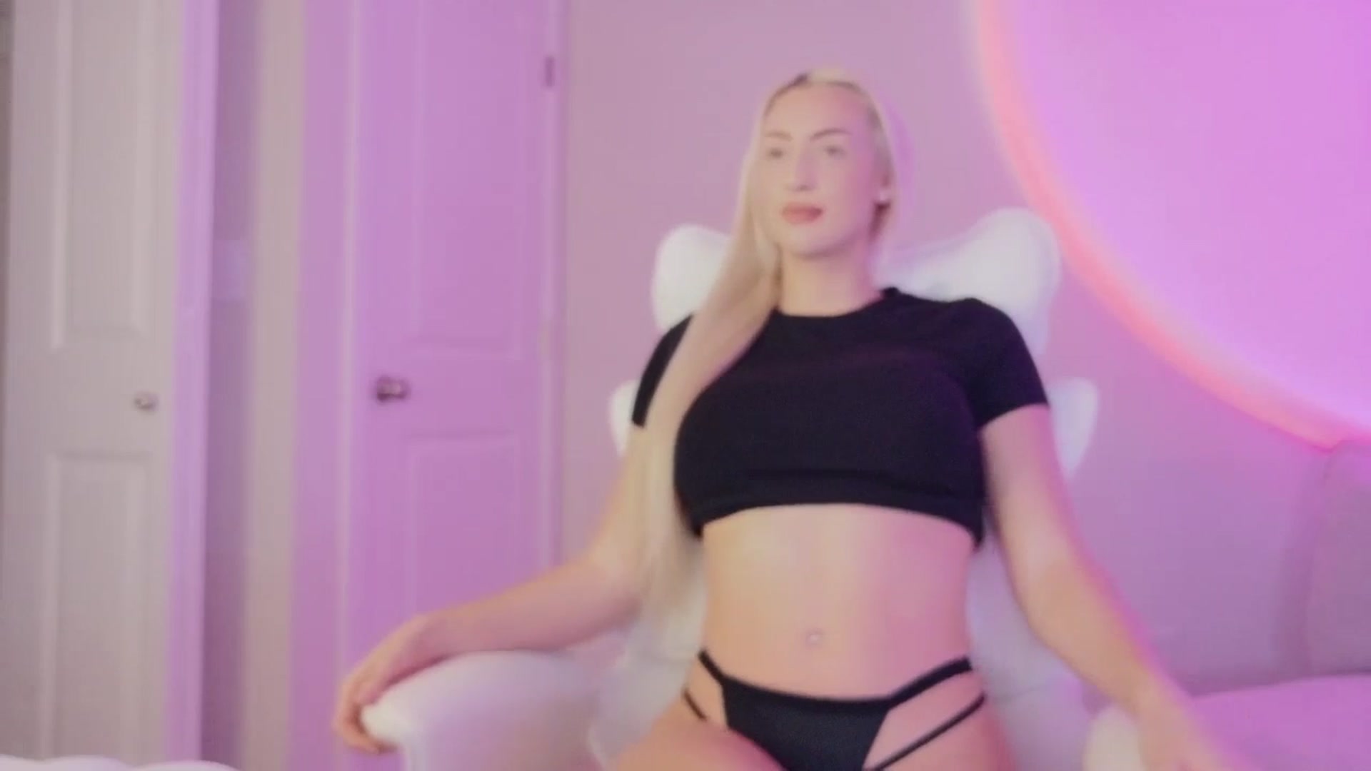 Gallery image thumbnail from sophiestaar's myfreecams stream on, 09/08/2025, 07:17 image 8 of 20