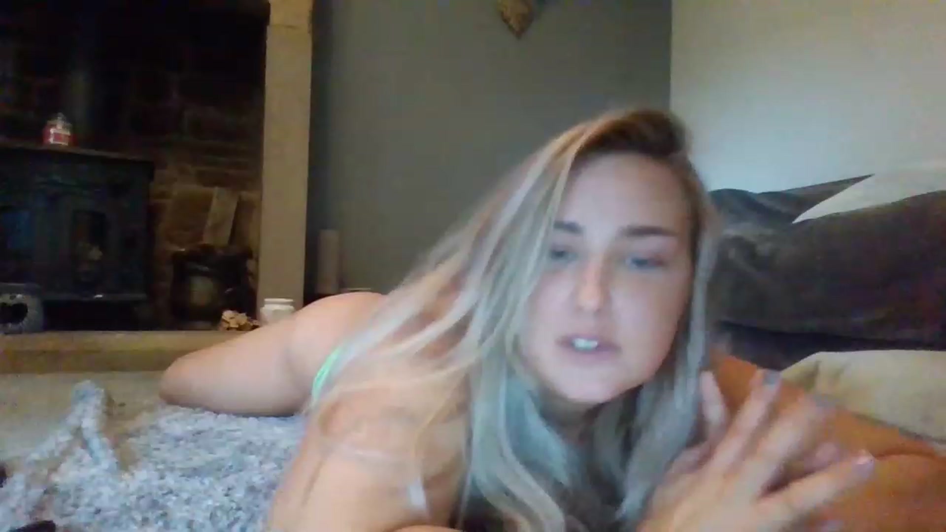 Gallery image thumbnail from sophxoxo1's myfreecams stream on, 07/11/2023, 15:13 image 13 of 20
