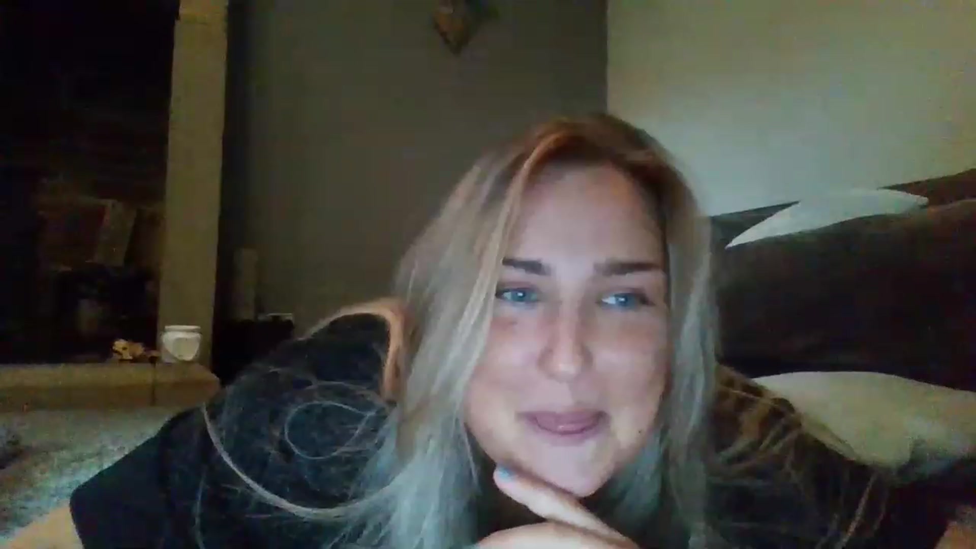 Gallery image thumbnail from sophxoxo1's myfreecams stream on, 07/11/2023, 15:13 image 9 of 20