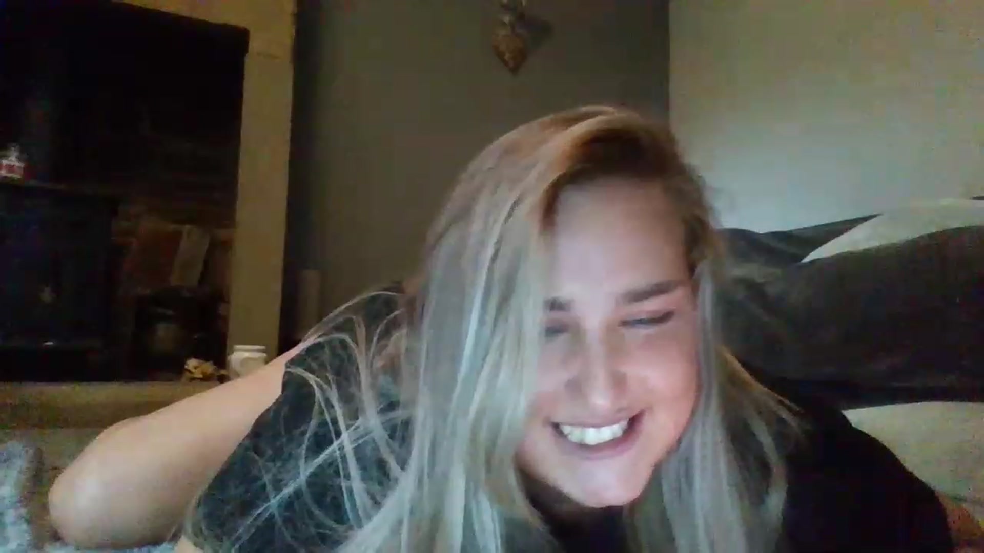 Gallery image thumbnail from sophxoxo1's myfreecams stream on, 07/11/2023, 15:13 image 16 of 20