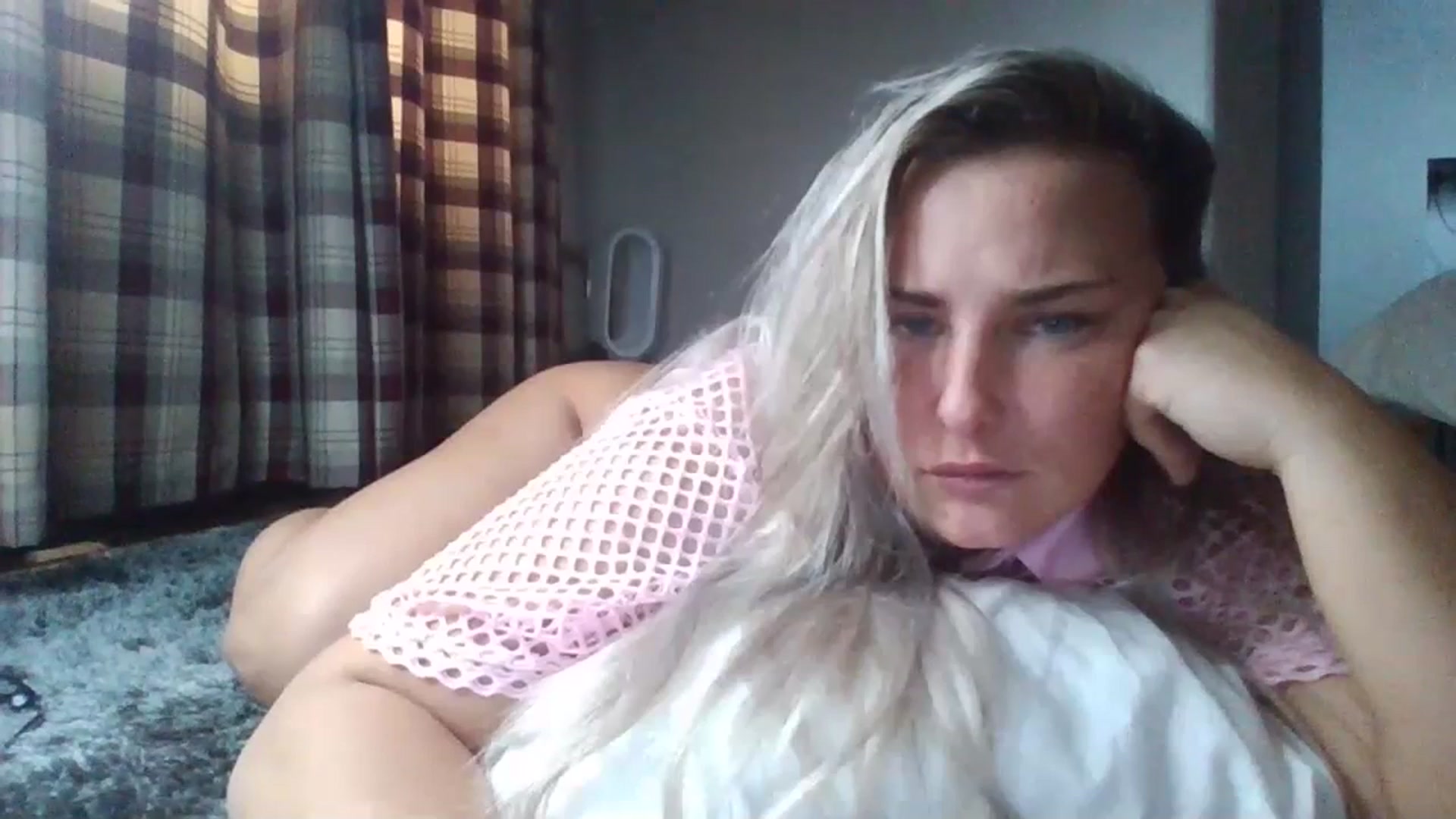 Gallery image thumbnail from sophxoxo1's myfreecams stream on, 07/21/2023, 12:58 image 17 of 20