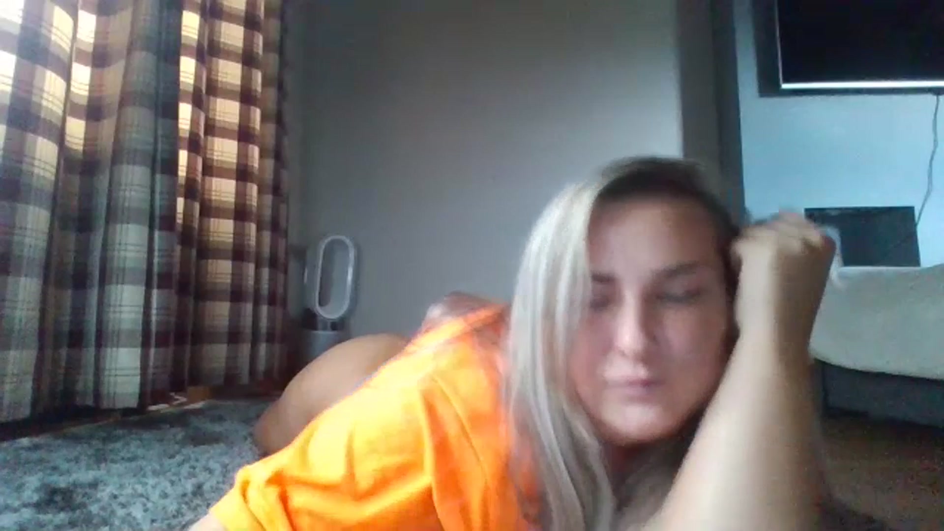 Gallery image thumbnail from sophxoxo1's myfreecams stream on, 07/21/2023, 14:36 image 7 of 20