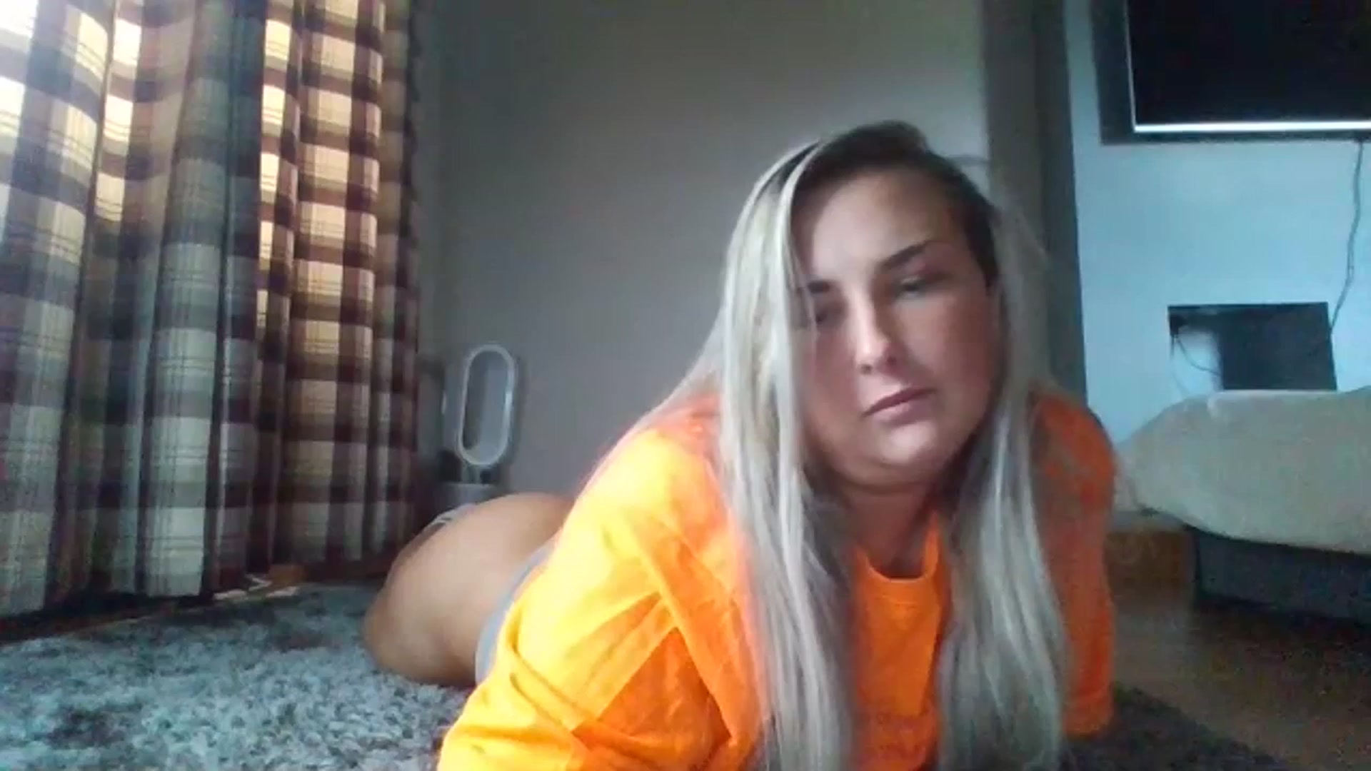 Gallery image thumbnail from sophxoxo1's myfreecams stream on, 07/21/2023, 14:36 image 3 of 20