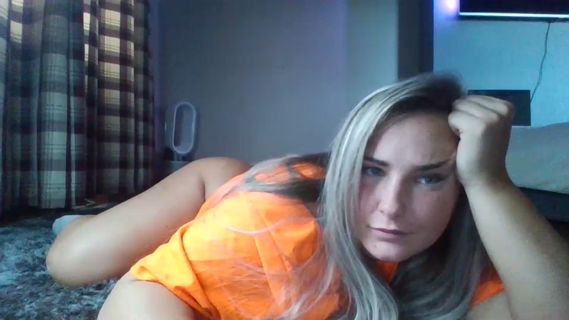 Gallery image thumbnail from sophxoxo1's myfreecams stream on, 07/21/2023, 15:52 image 9 of 20