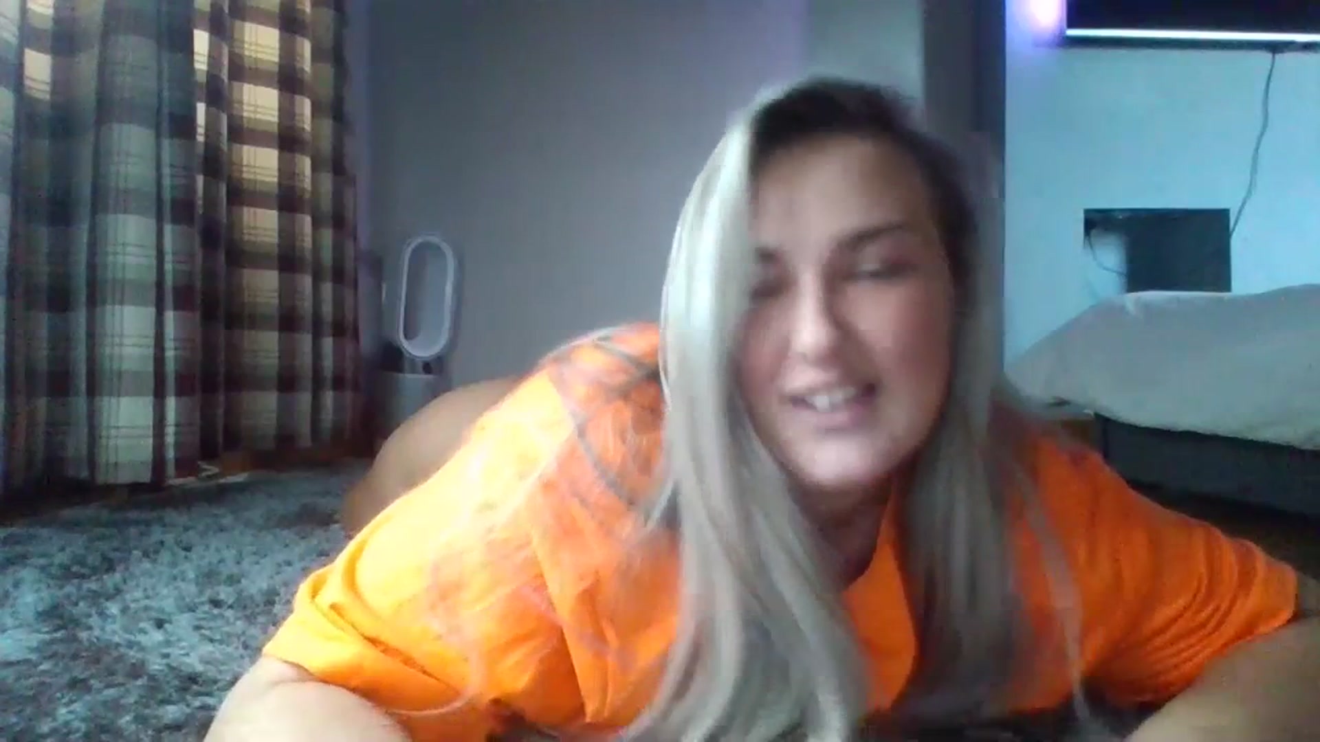 Gallery image thumbnail from sophxoxo1's myfreecams stream on, 07/21/2023, 15:52 image 14 of 20