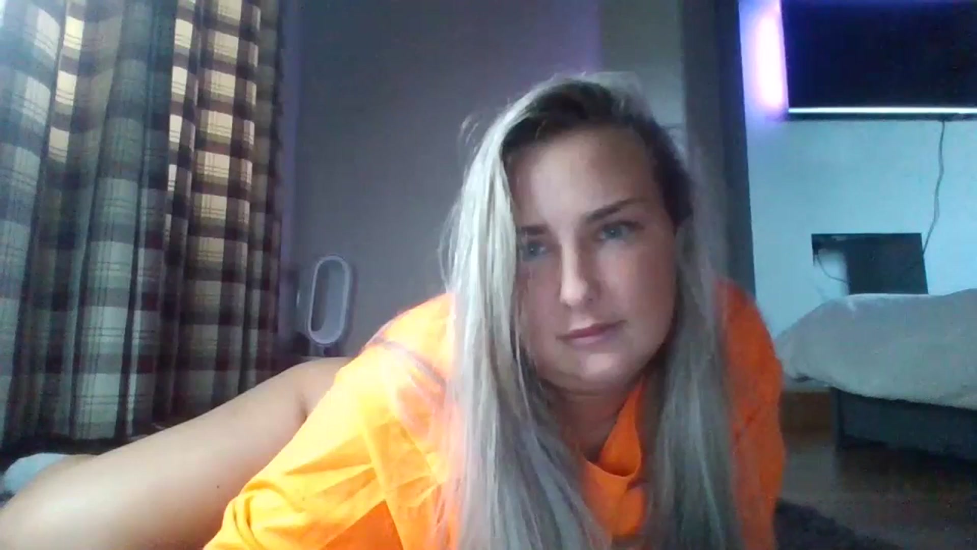 Gallery image thumbnail from sophxoxo1's myfreecams stream on, 07/21/2023, 15:52 image 17 of 20