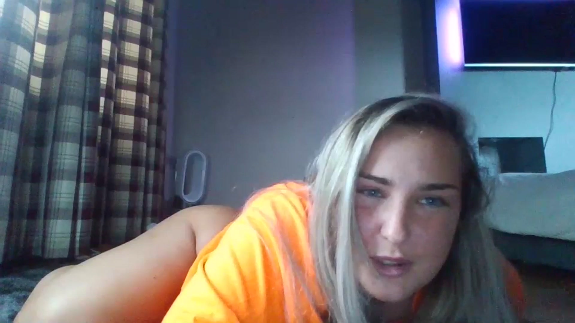 Gallery image thumbnail from sophxoxo1's myfreecams stream on, 07/21/2023, 15:52 image 19 of 20