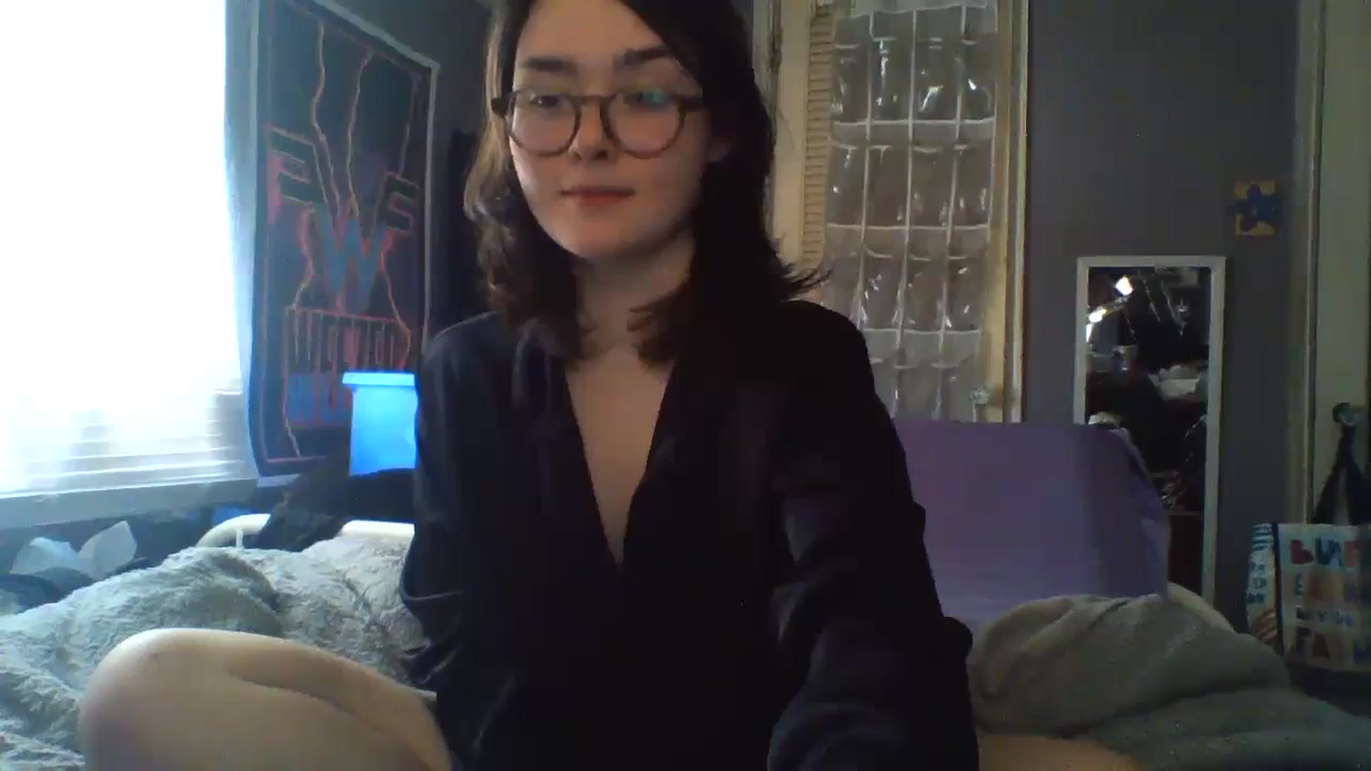 Gallery image thumbnail from soursou's myfreecams stream on, 02/19/2024, 17:38 image 5 of 20