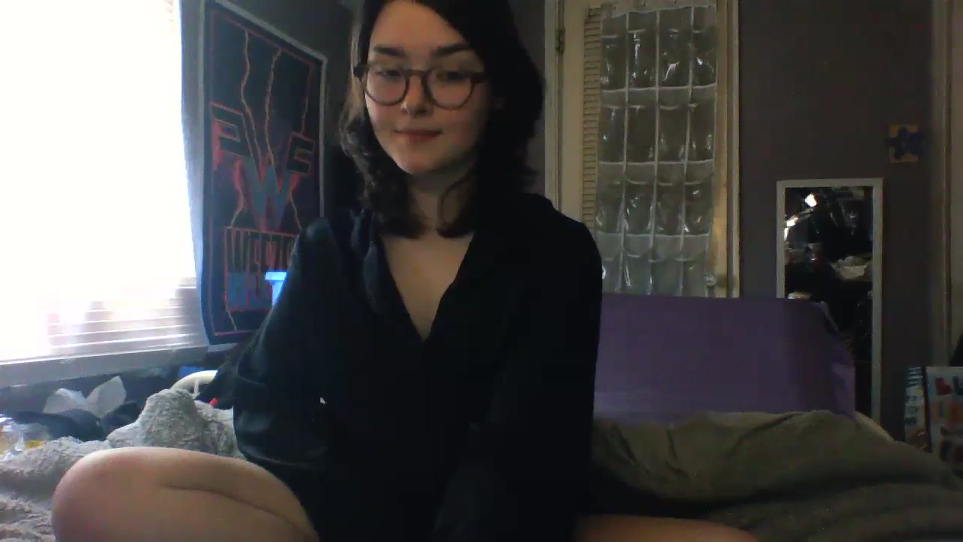 Gallery image thumbnail from soursou's myfreecams stream on, 02/19/2024, 17:38 image 14 of 20