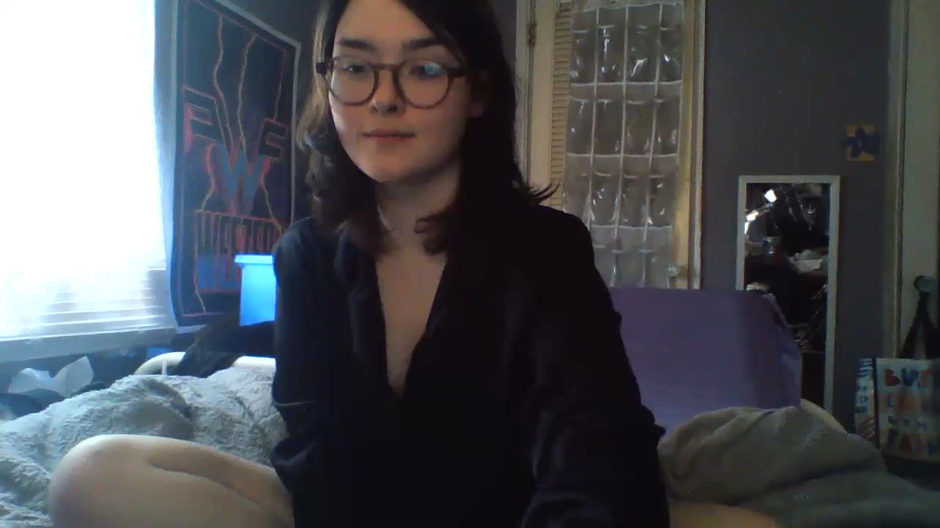 Gallery image thumbnail from soursou's myfreecams stream on, 02/19/2024, 17:38 image 4 of 20
