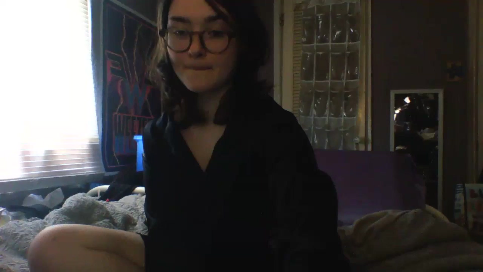 Gallery image thumbnail from soursou's myfreecams stream on, 02/19/2024, 17:38 image 11 of 20