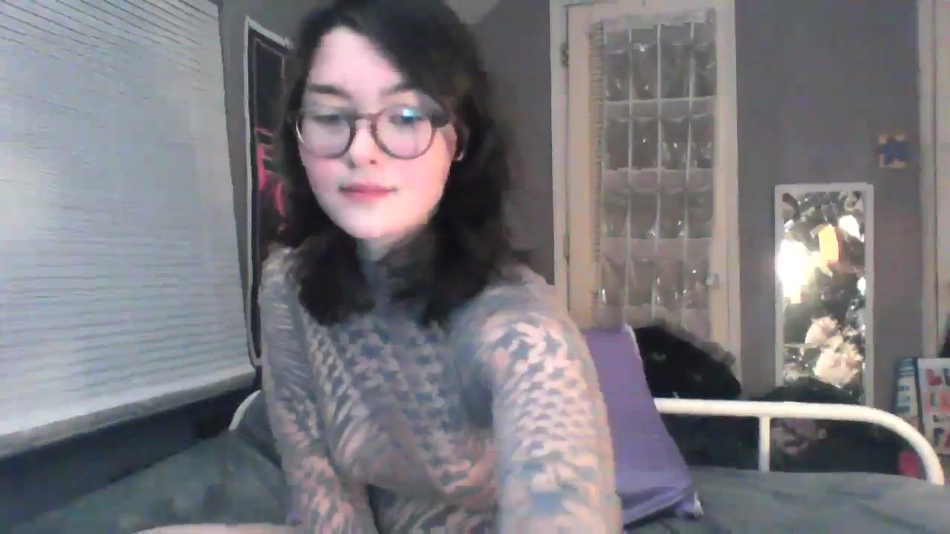 Gallery image thumbnail from soursou's myfreecams stream on, 03/11/2024, 02:55 image 20 of 20