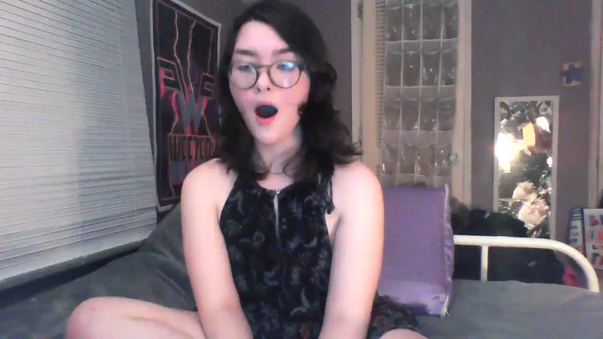 Gallery image thumbnail from soursou's myfreecams stream on, 03/11/2024, 02:55 image 4 of 20