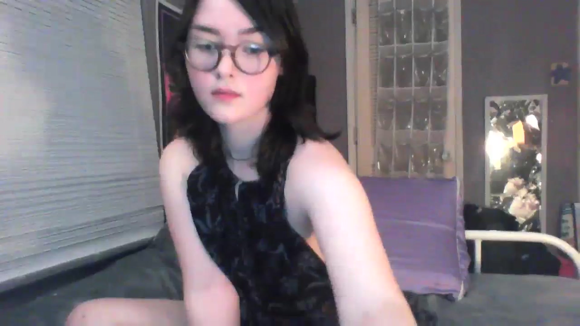 Gallery image thumbnail from soursou's myfreecams stream on, 03/11/2024, 02:55 image 12 of 20