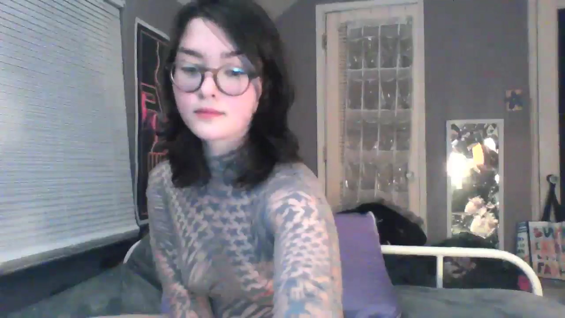 Gallery image thumbnail from soursou's myfreecams stream on, 03/11/2024, 02:55 image 18 of 20