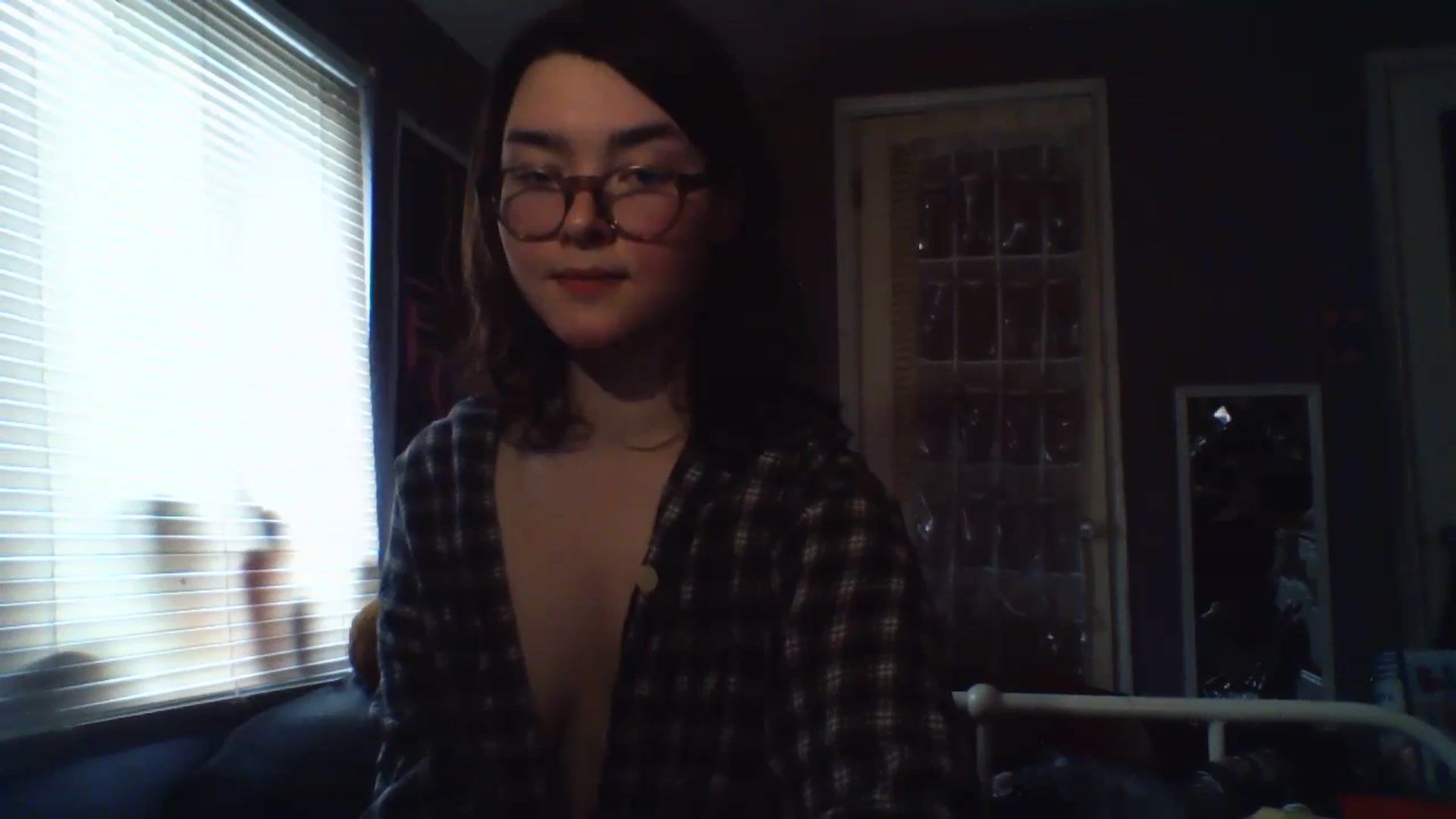 Gallery image thumbnail from soursou's myfreecams stream on, 03/20/2024, 15:28 image 8 of 20