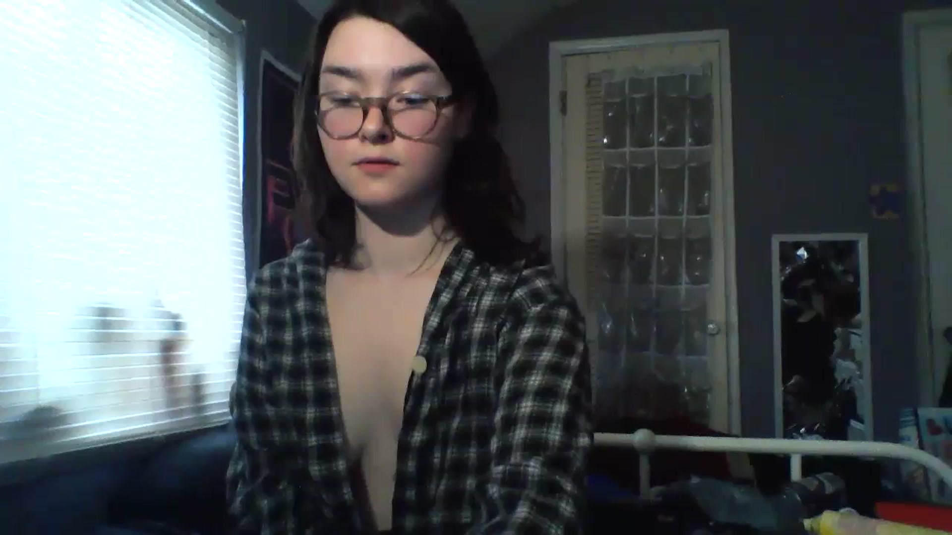 Gallery image thumbnail from soursou's myfreecams stream on, 03/20/2024, 15:28 image 1 of 20