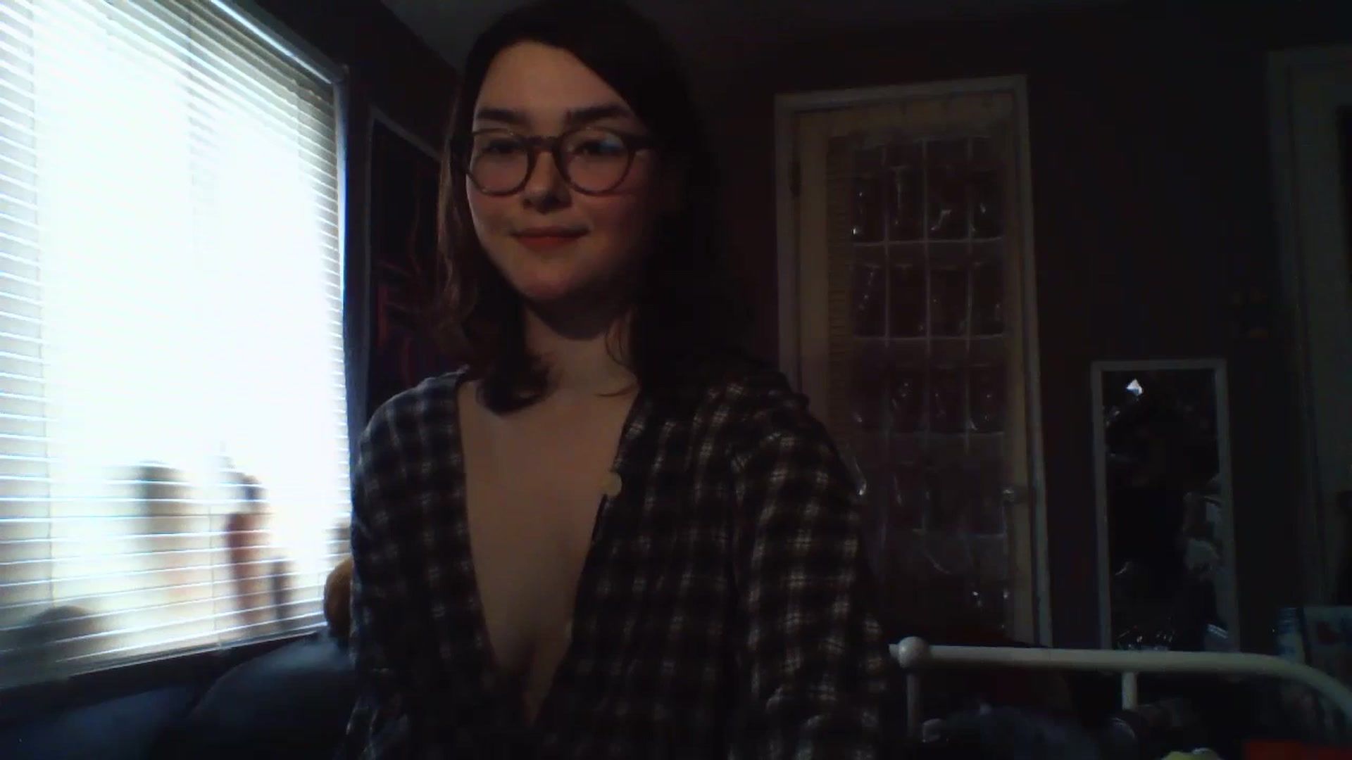Gallery image thumbnail from soursou's myfreecams stream on, 03/20/2024, 15:28 image 13 of 20