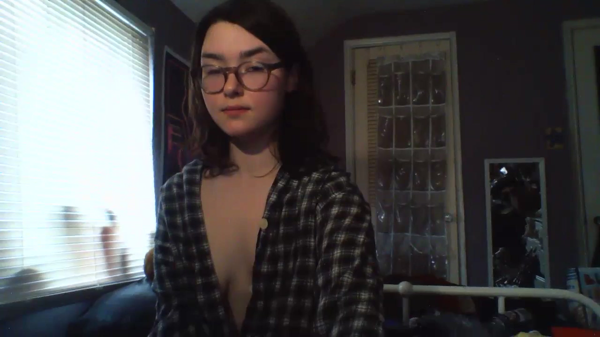 Gallery image thumbnail from soursou's myfreecams stream on, 03/20/2024, 15:28 image 5 of 20