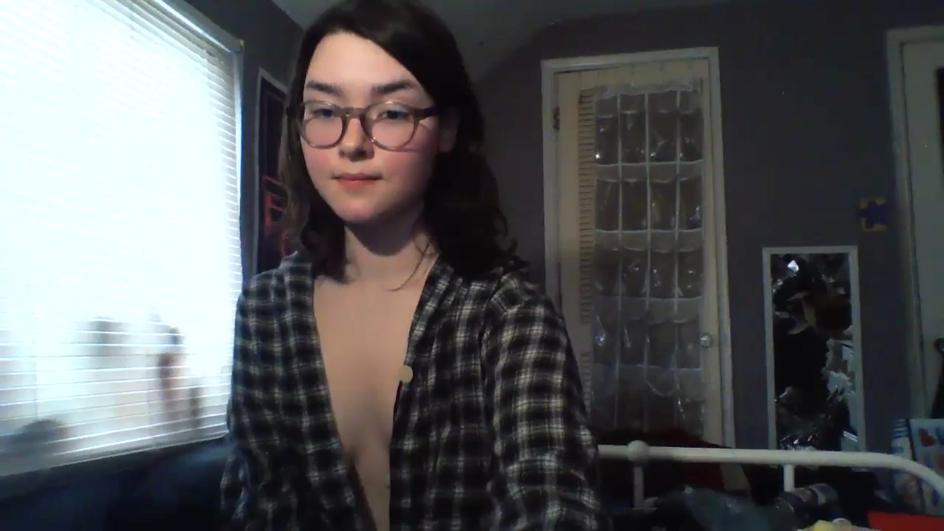 Gallery image thumbnail from soursou's myfreecams stream on, 03/20/2024, 15:28 image 2 of 20