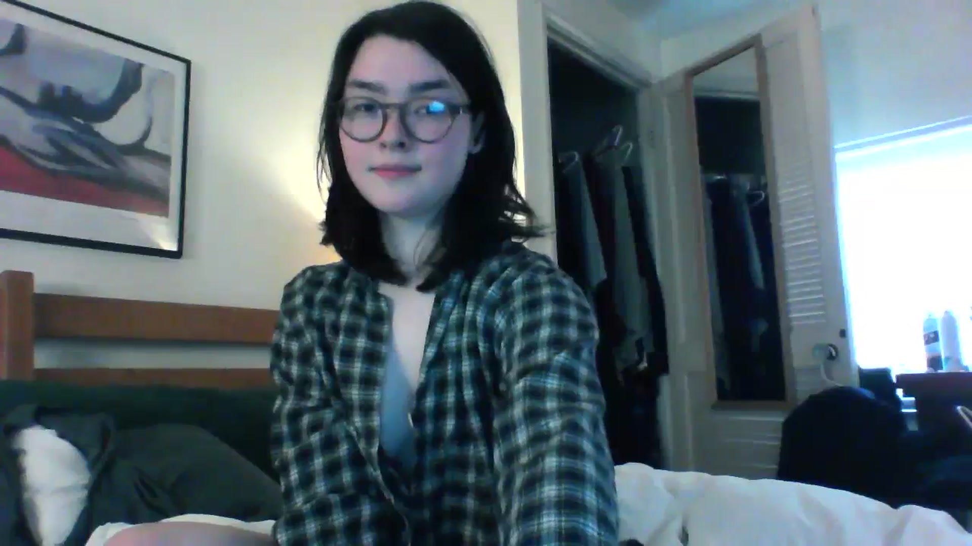 Gallery image thumbnail from soursou's myfreecams stream on, 03/20/2024, 16:15 image 8 of 20