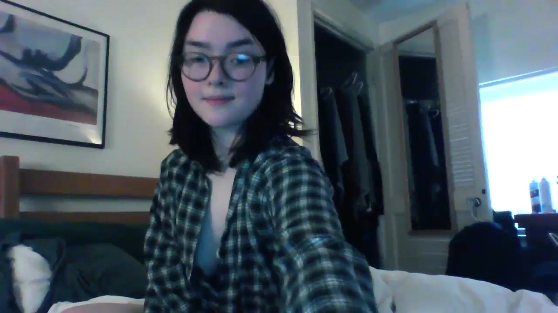 Gallery image thumbnail from soursou's myfreecams stream on, 03/20/2024, 16:15 image 4 of 20