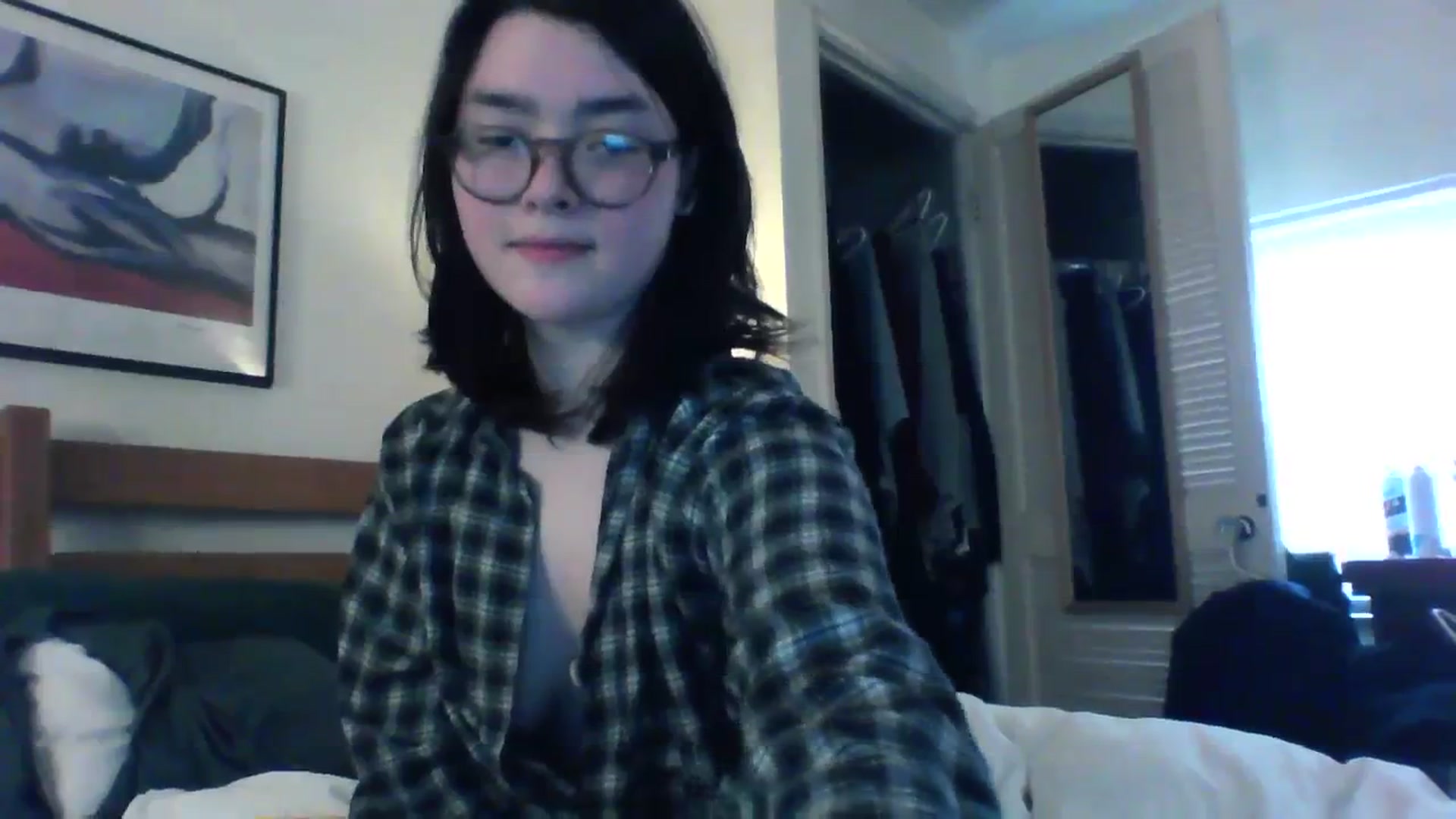 Gallery image thumbnail from soursou's myfreecams stream on, 03/20/2024, 16:15 image 15 of 20