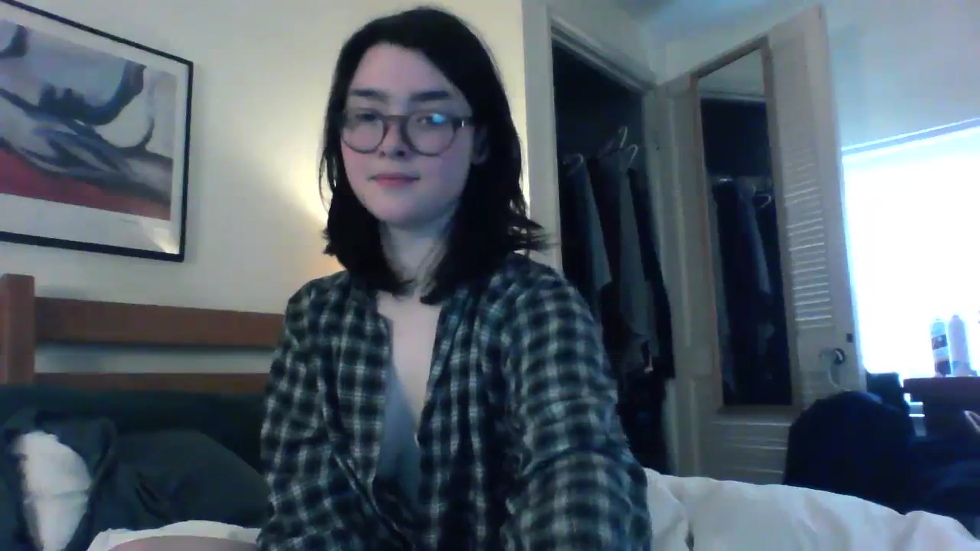 Gallery image thumbnail from soursou's myfreecams stream on, 03/20/2024, 16:15 image 14 of 20
