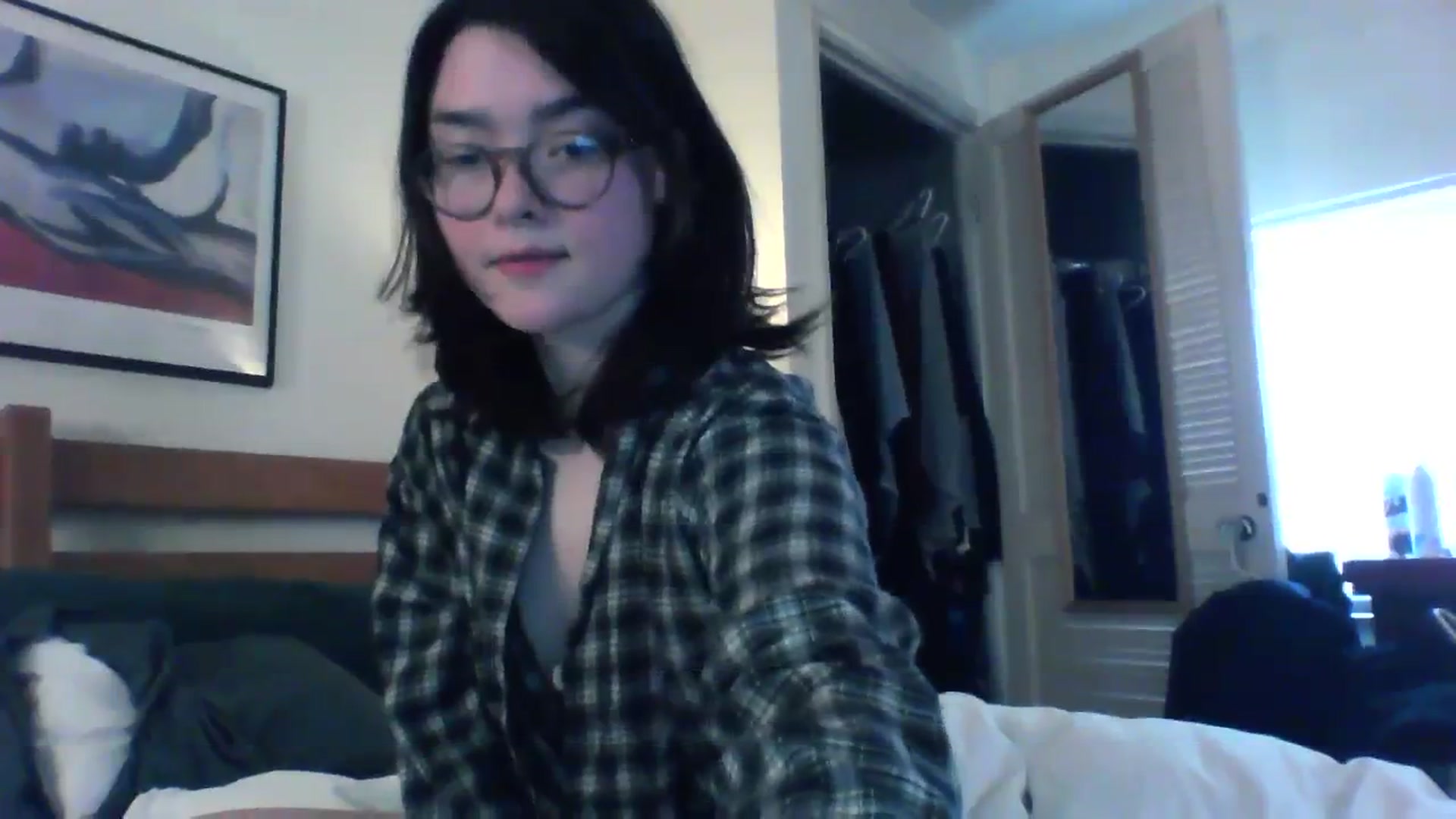 Gallery image thumbnail from soursou's myfreecams stream on, 03/20/2024, 16:15 image 20 of 20