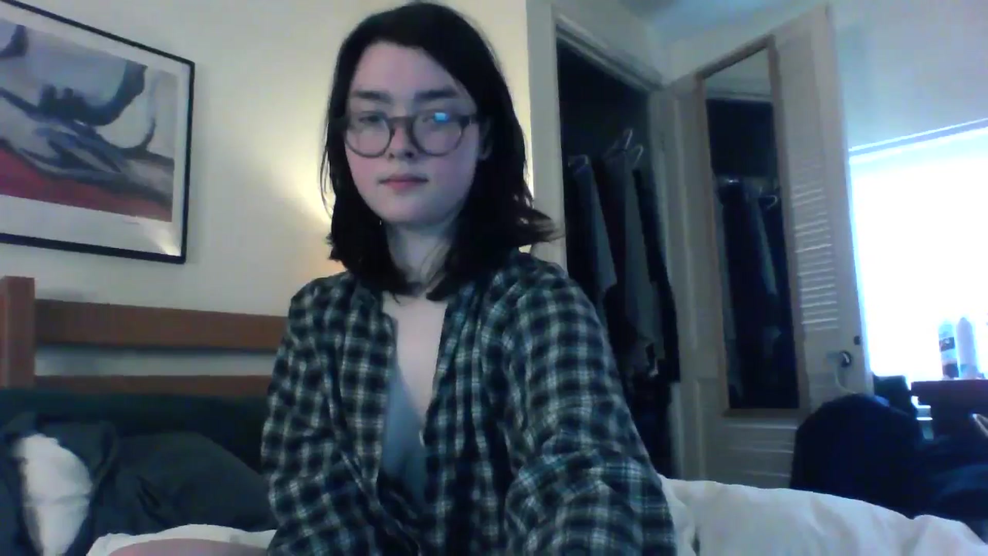 Gallery image thumbnail from soursou's myfreecams stream on, 03/20/2024, 16:15 image 10 of 20