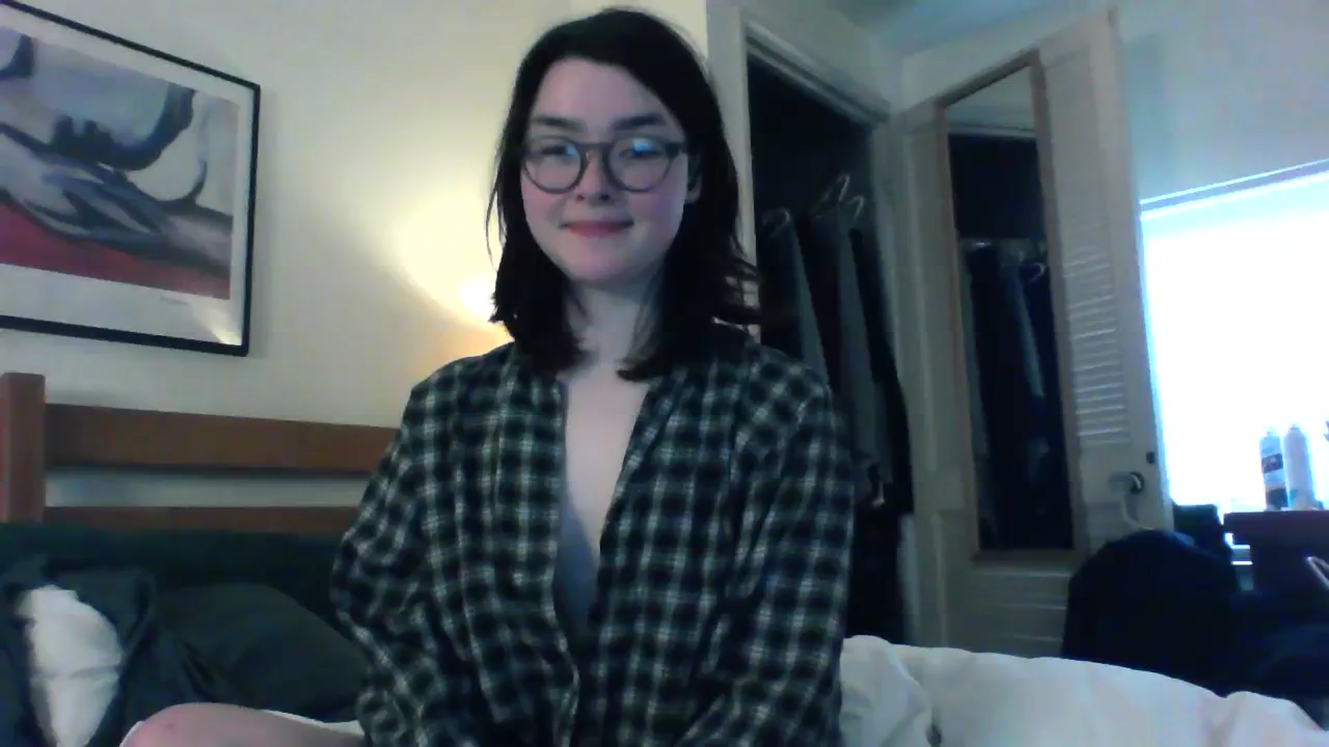 Gallery image thumbnail from soursou's myfreecams stream on, 03/20/2024, 16:15 image 1 of 20