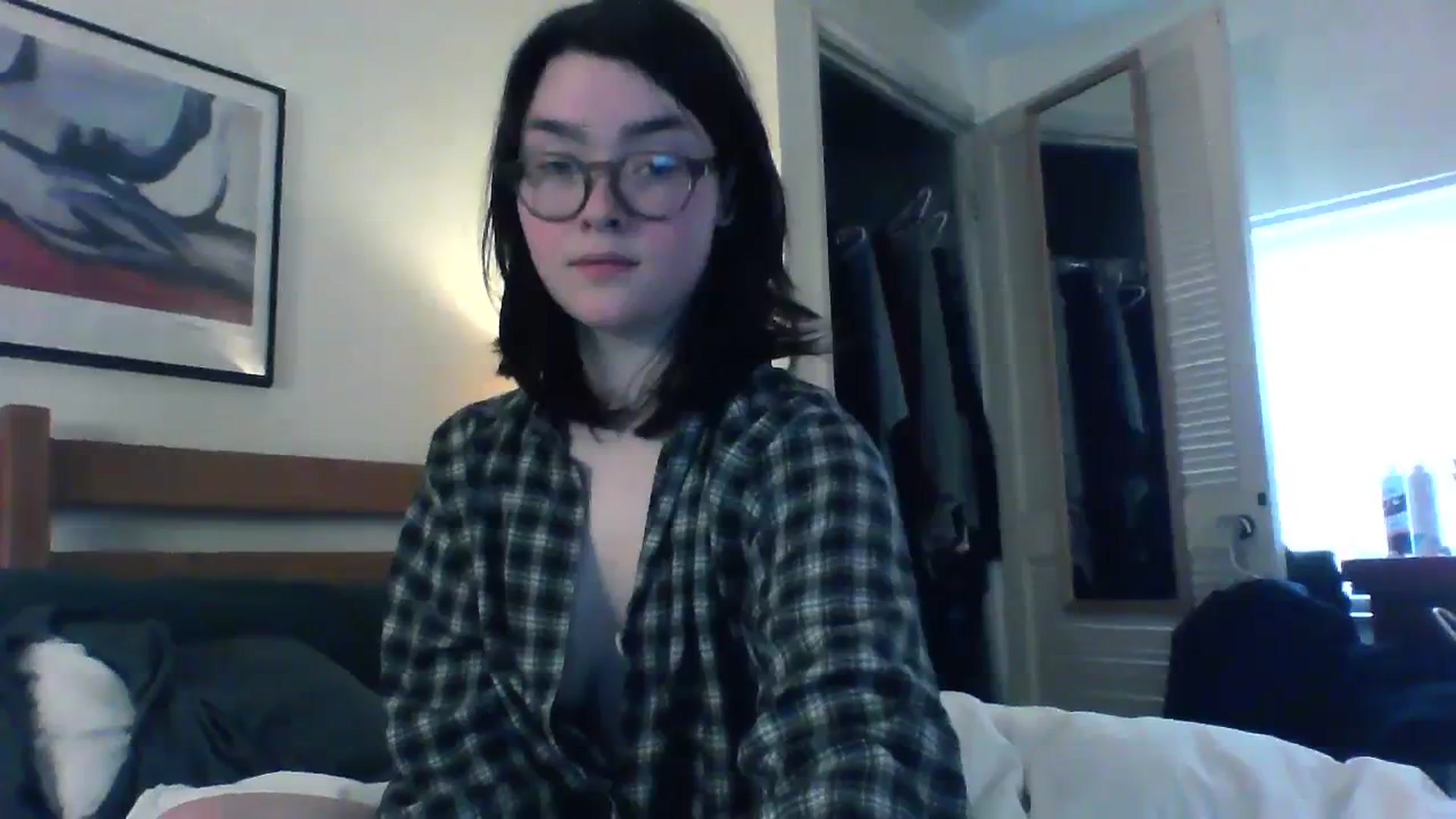 Gallery image thumbnail from soursou's myfreecams stream on, 03/20/2024, 16:15 image 12 of 20