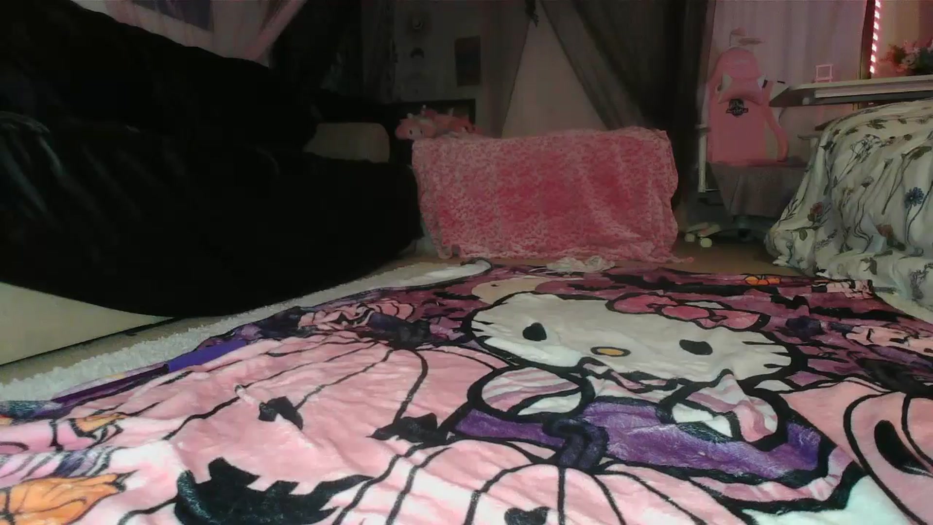 Gallery image thumbnail from sp1tpuppehh's myfreecams stream on, 11/20/2024, 02:39 image 11 of 20