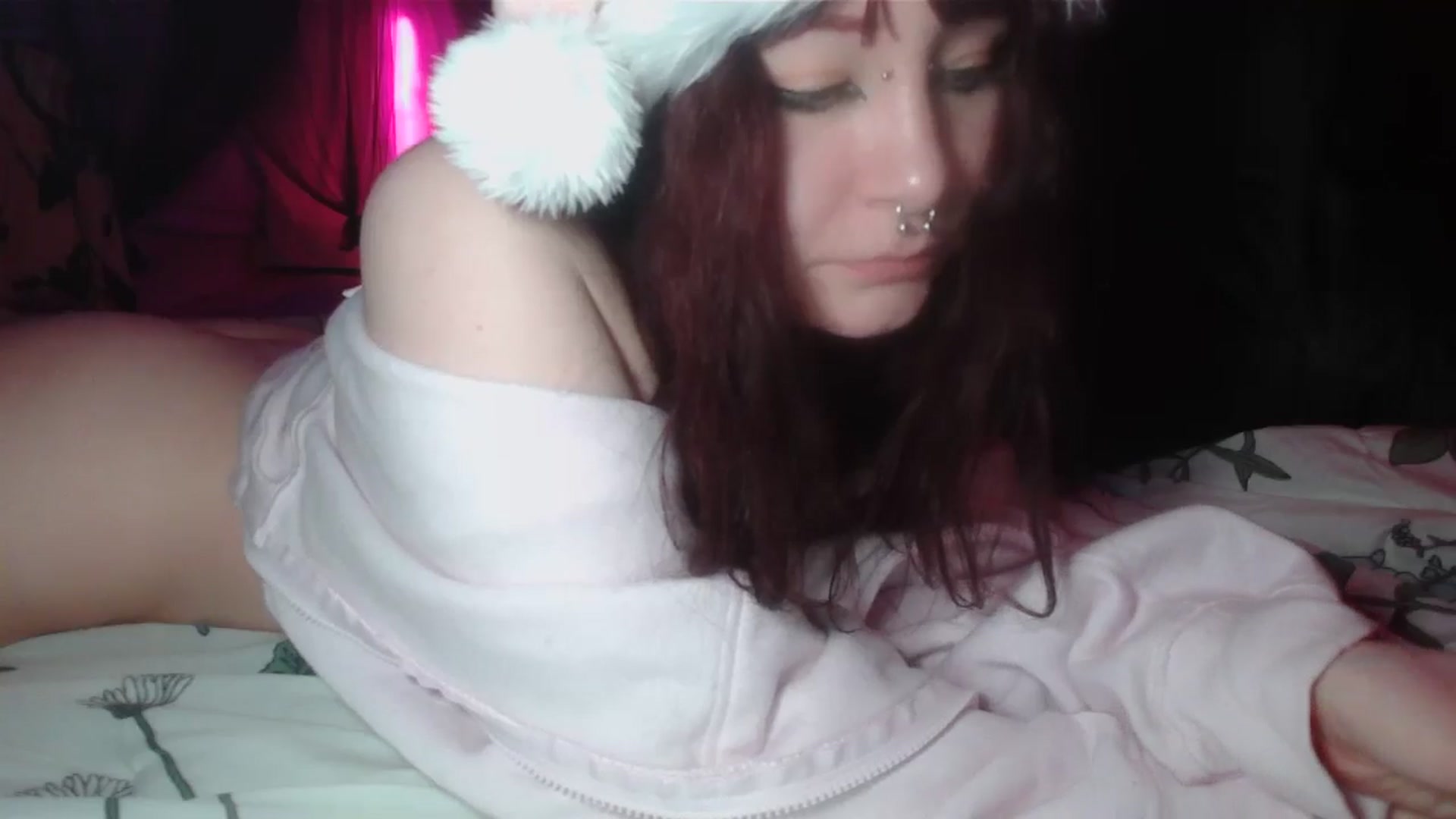 Gallery image thumbnail from sp1tpuppehh's myfreecams stream on, 12/26/2024, 02:12 image 7 of 20
