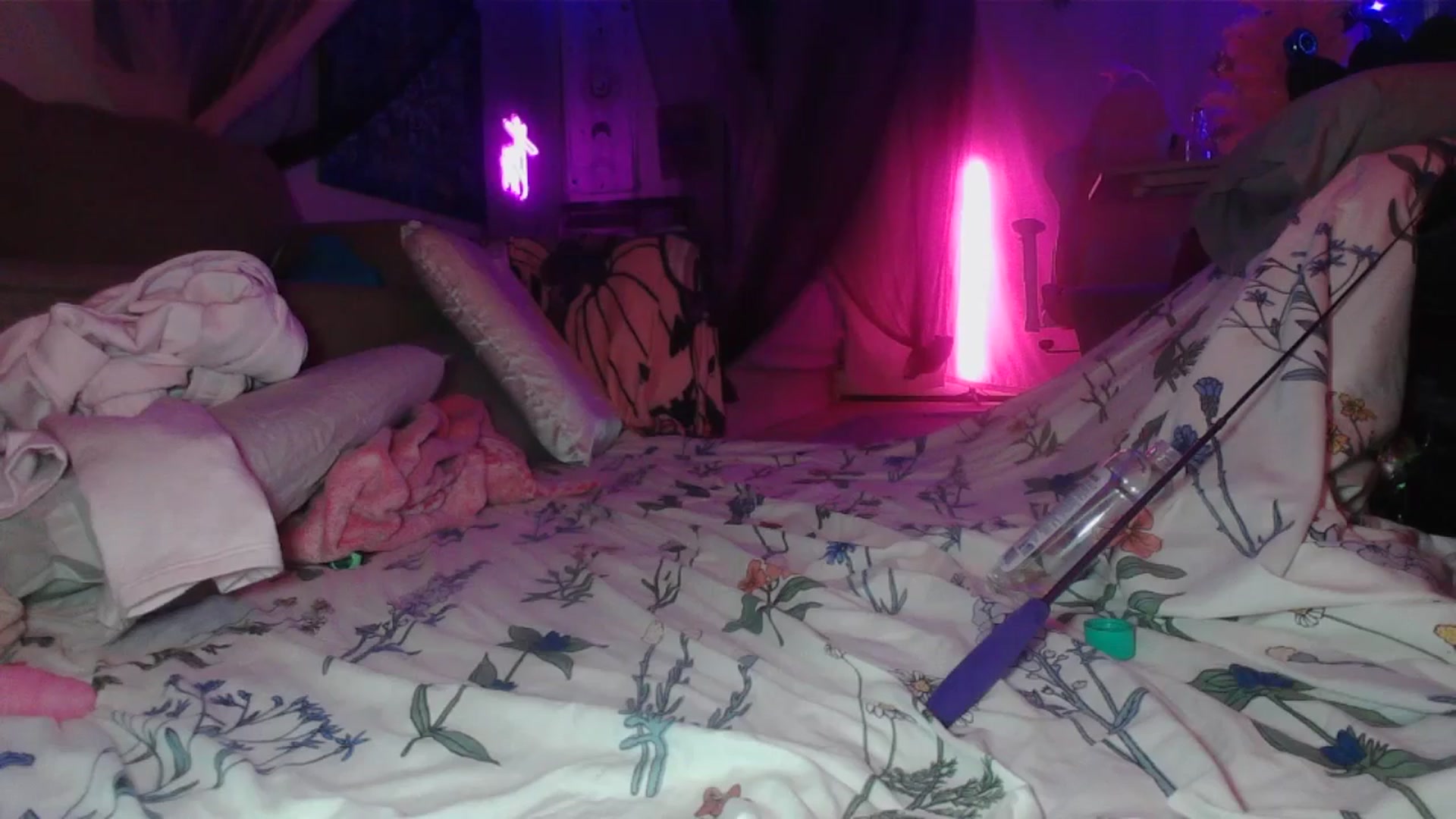 Gallery image thumbnail from sp1tpuppehh's myfreecams stream on, 12/26/2024, 02:12 image 16 of 20
