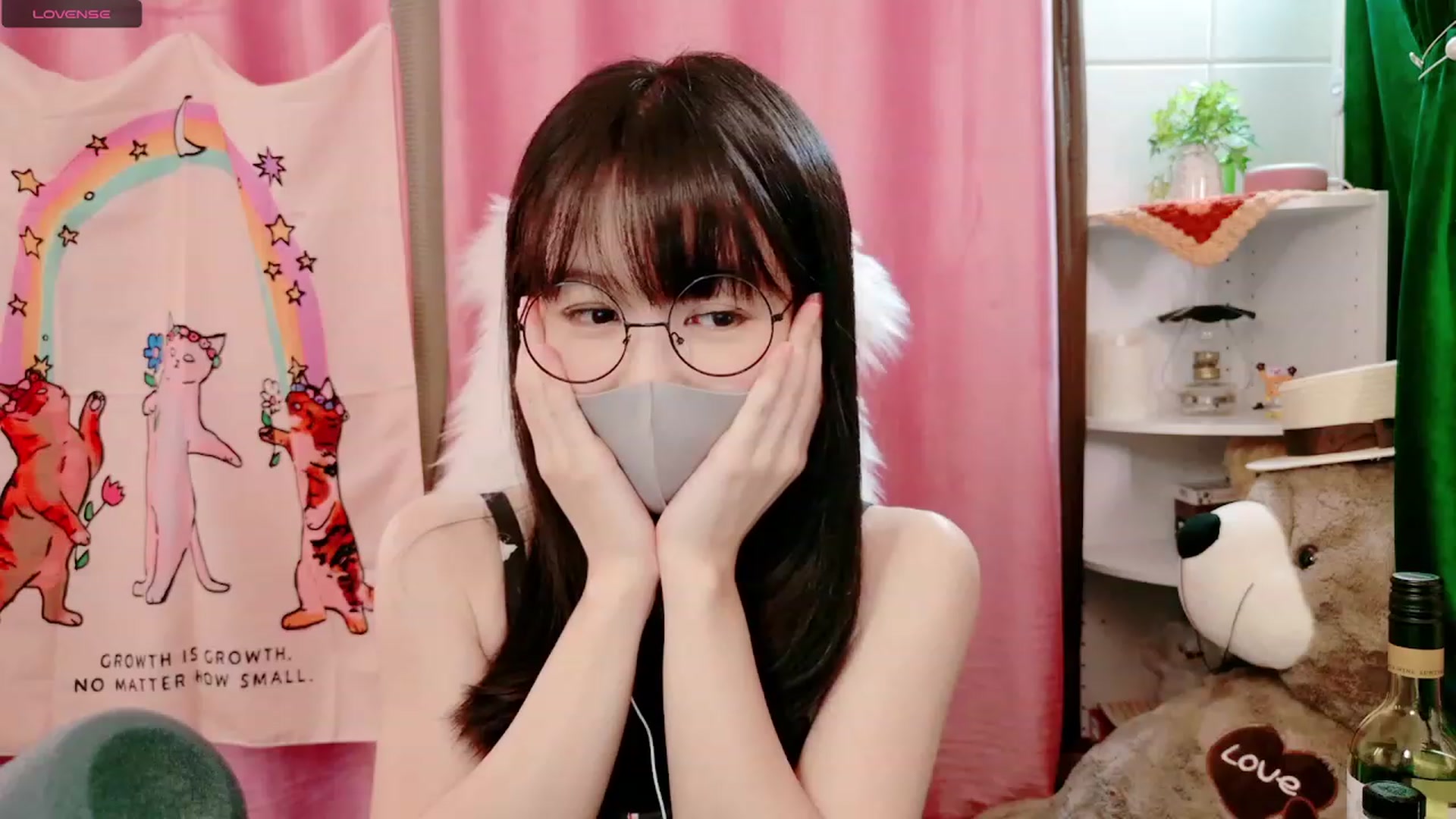 Gallery image thumbnail from spidermeow's myfreecams stream on, 09/03/2023, 06:28 image 17 of 20