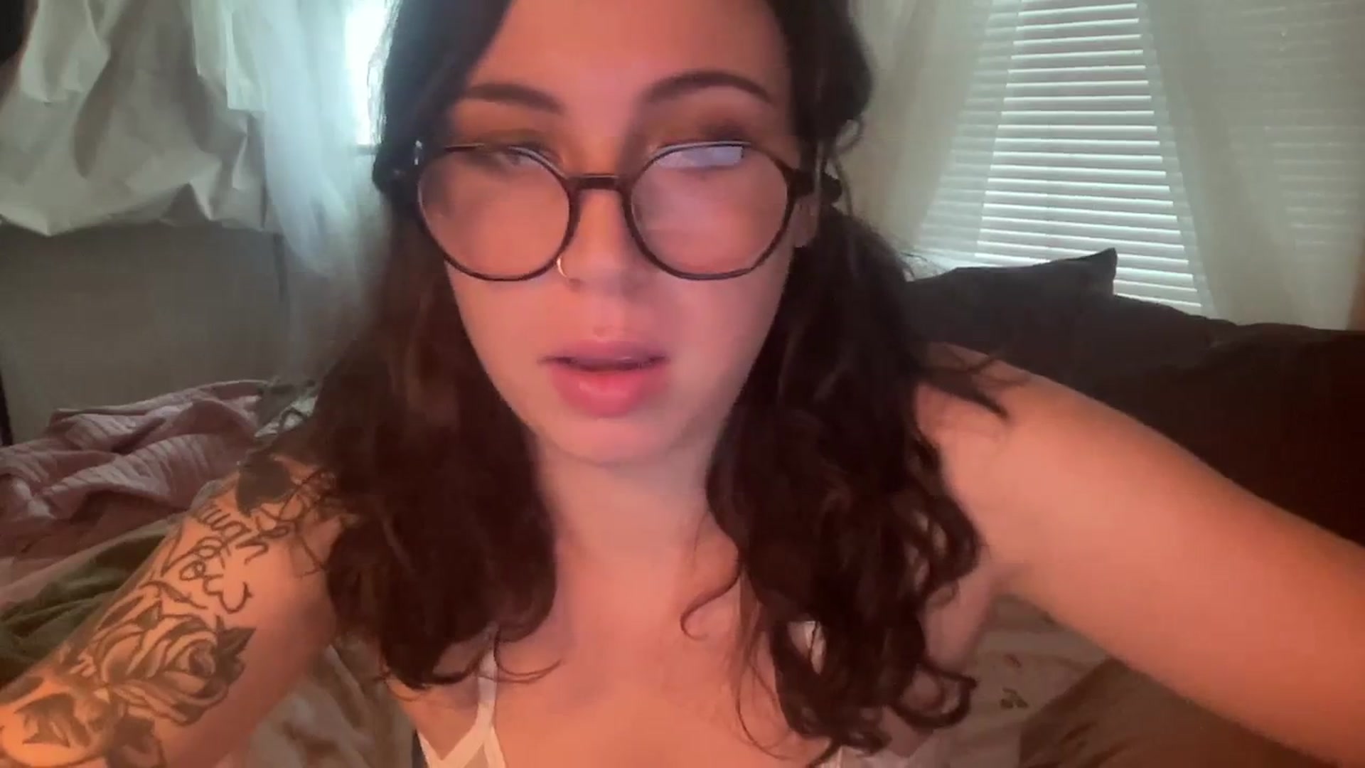 Gallery image thumbnail from spring_bunny's myfreecams stream on, 09/26/2023, 21:27 image 11 of 20