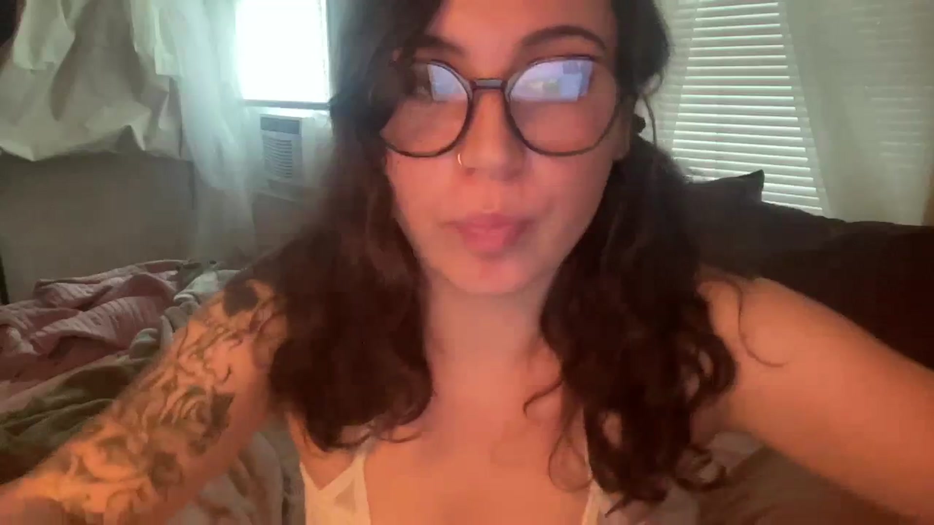Gallery image thumbnail from spring_bunny's myfreecams stream on, 09/26/2023, 21:27 image 10 of 20