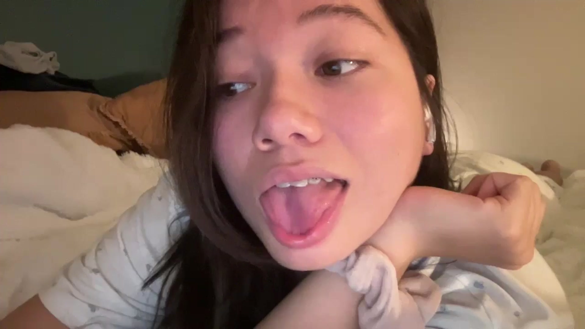 Gallery image thumbnail from sprinkles's myfreecams stream on, 03/11/2026, 21:28 image 5 of 20