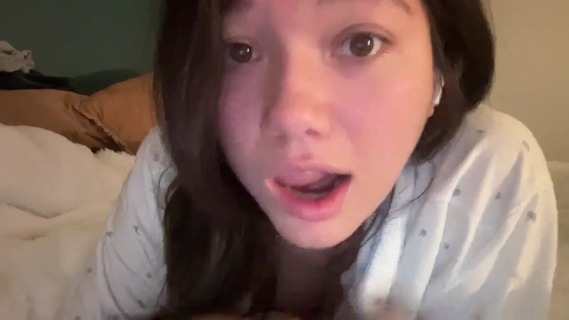 Gallery image thumbnail from sprinkles's myfreecams stream on, 03/11/2026, 21:28 image 6 of 20