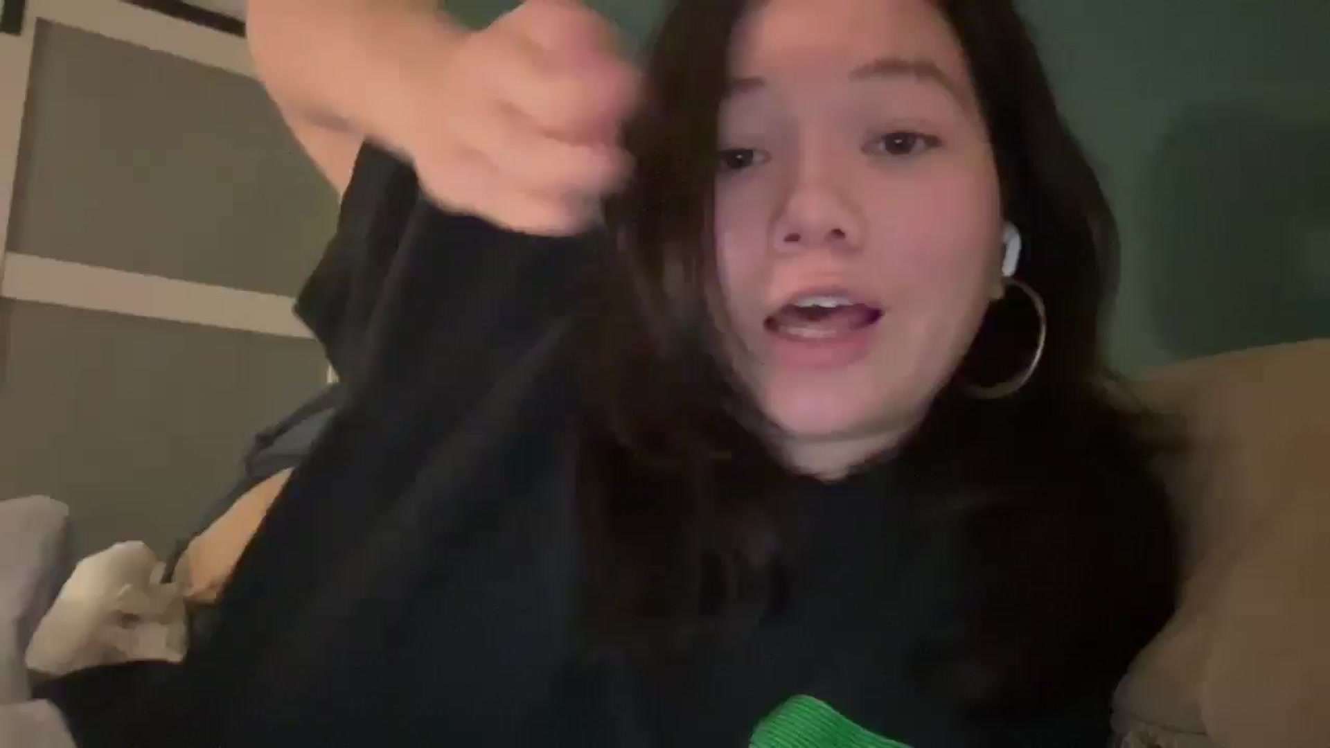 Gallery image thumbnail from sprinkles's myfreecams stream on, 03/12/2026, 08:31 image 14 of 20