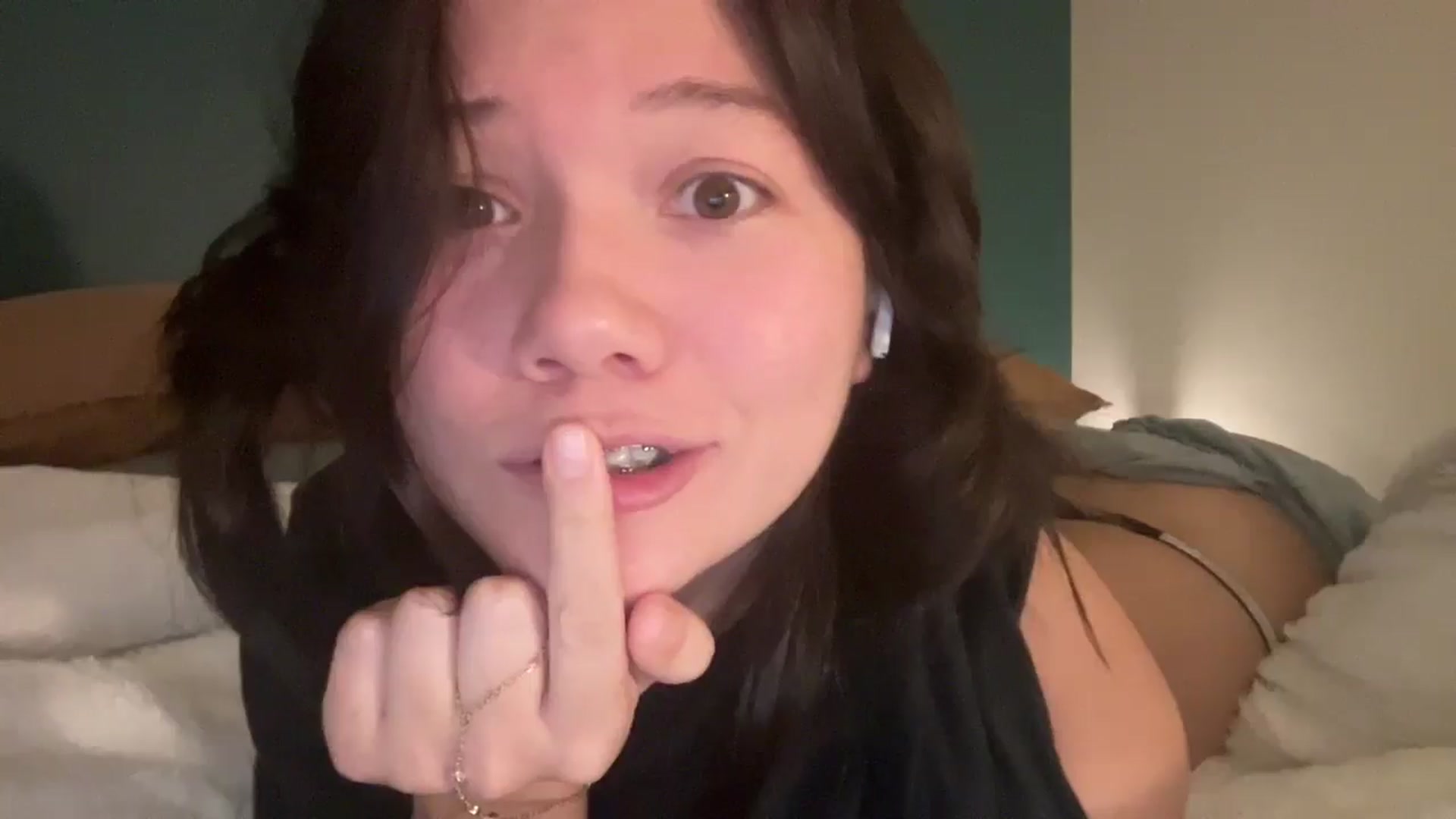 Gallery image thumbnail from sprinkles's myfreecams stream on, 04/02/2026, 07:32 image 16 of 20