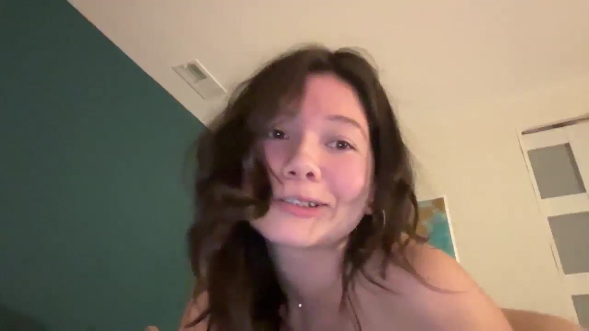 Gallery image thumbnail from sprinkles's myfreecams stream on, 04/21/2026, 04:06 image 14 of 20