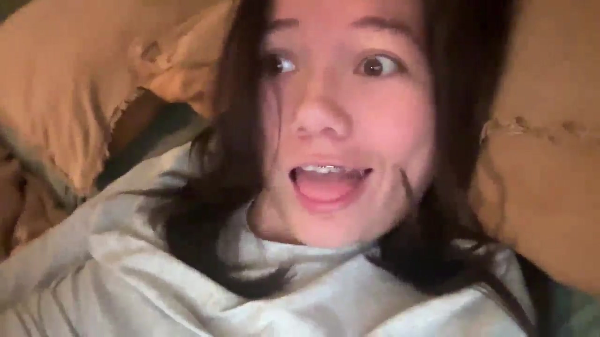 Gallery image thumbnail from sprinkles's myfreecams stream on, 04/22/2026, 21:17 image 7 of 20