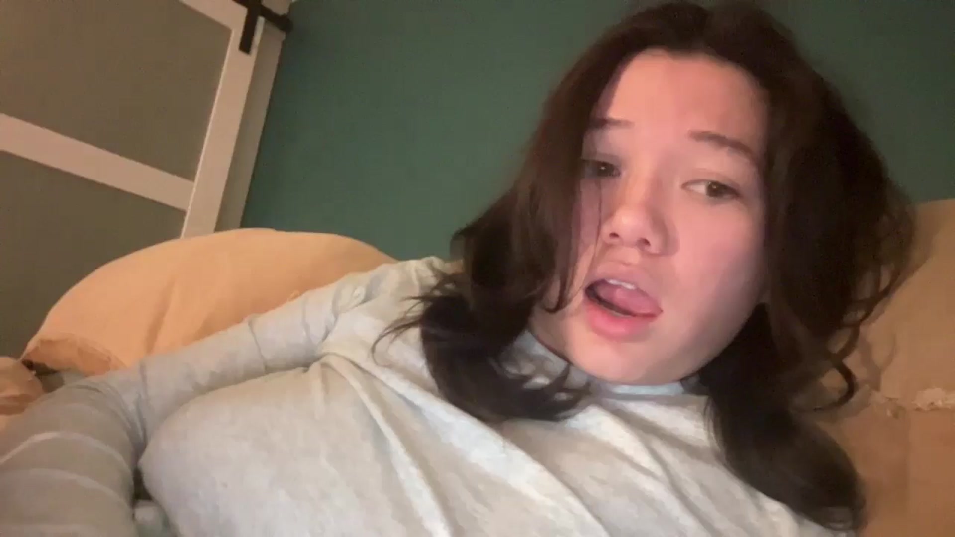 Gallery image thumbnail from sprinkles's myfreecams stream on, 04/22/2026, 21:17 image 11 of 20