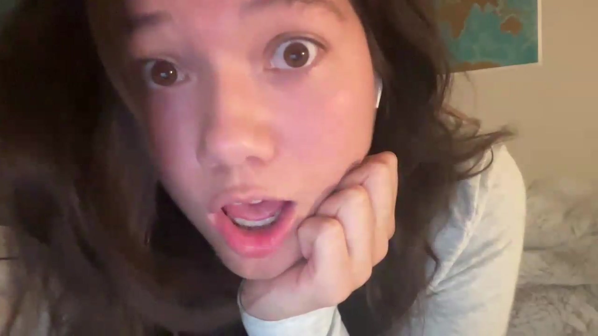 Gallery image thumbnail from sprinkles's myfreecams stream on, 05/09/2026, 07:32 image 17 of 20
