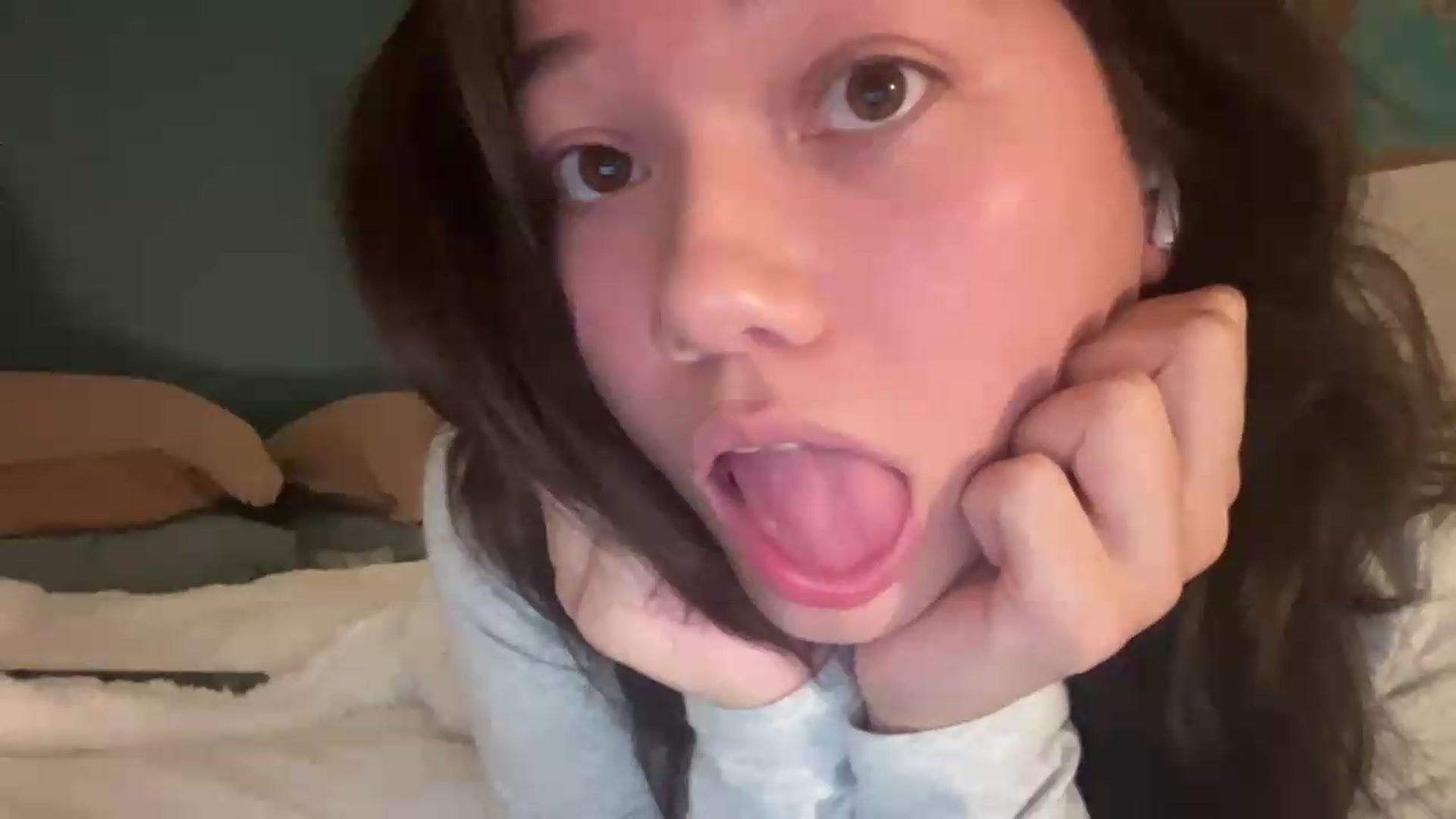 Gallery image thumbnail from sprinkles's myfreecams stream on, 05/09/2026, 07:32 image 18 of 20